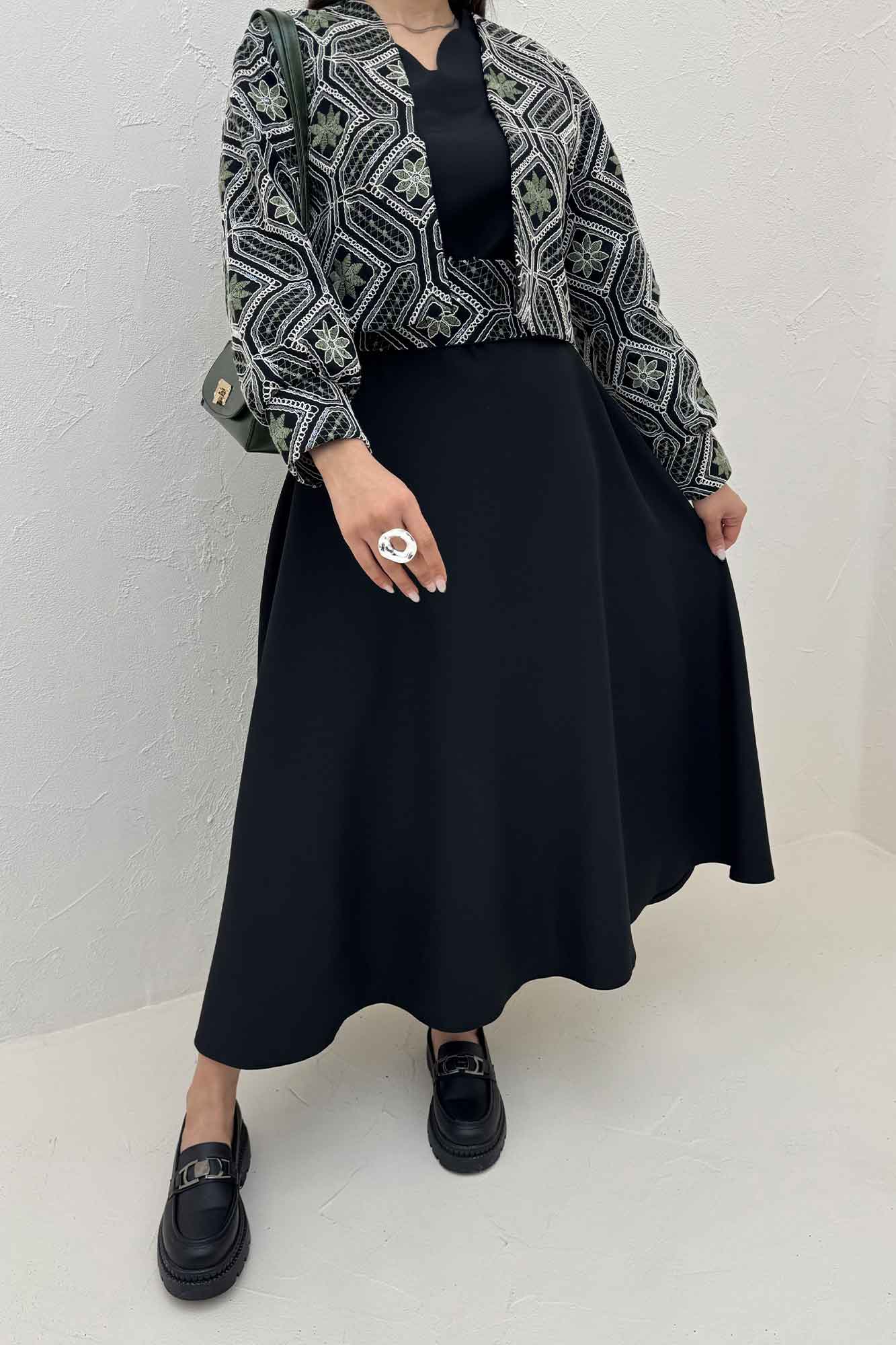 ست کت و سارافن سوزن دوزی MARLIS طرح 9