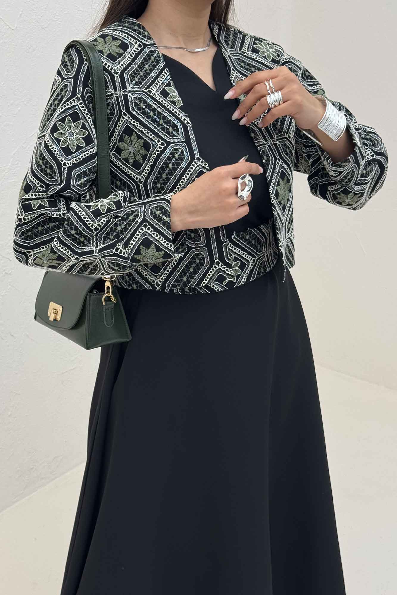 ست کت و سارافن سوزن دوزی MARLIS طرح 9