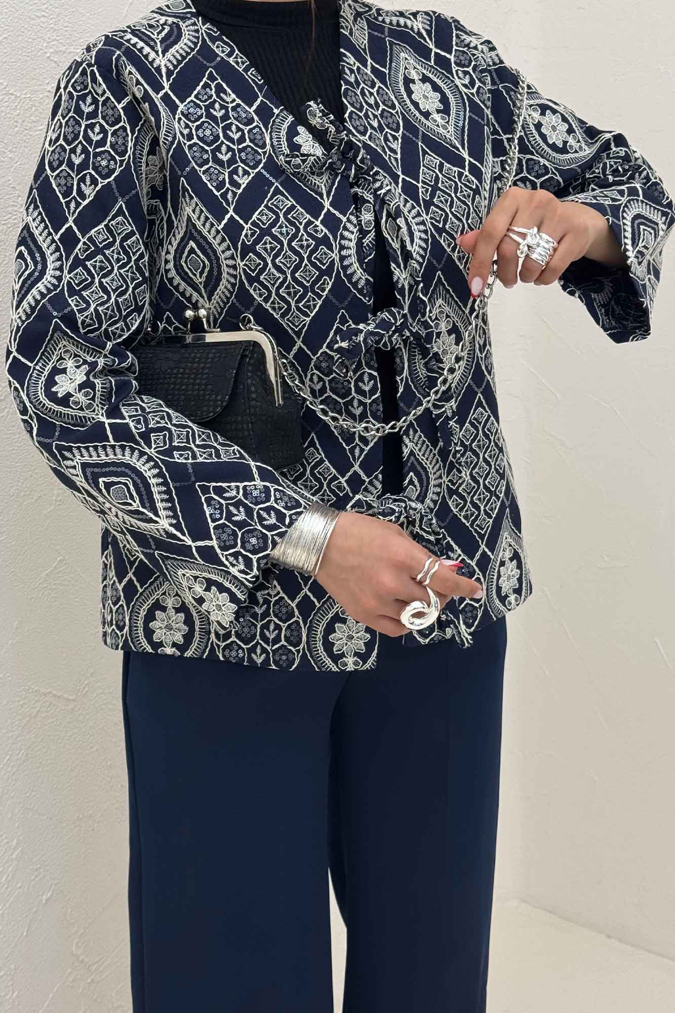 کت سوزن دوزی بنددار MIDNIGHT