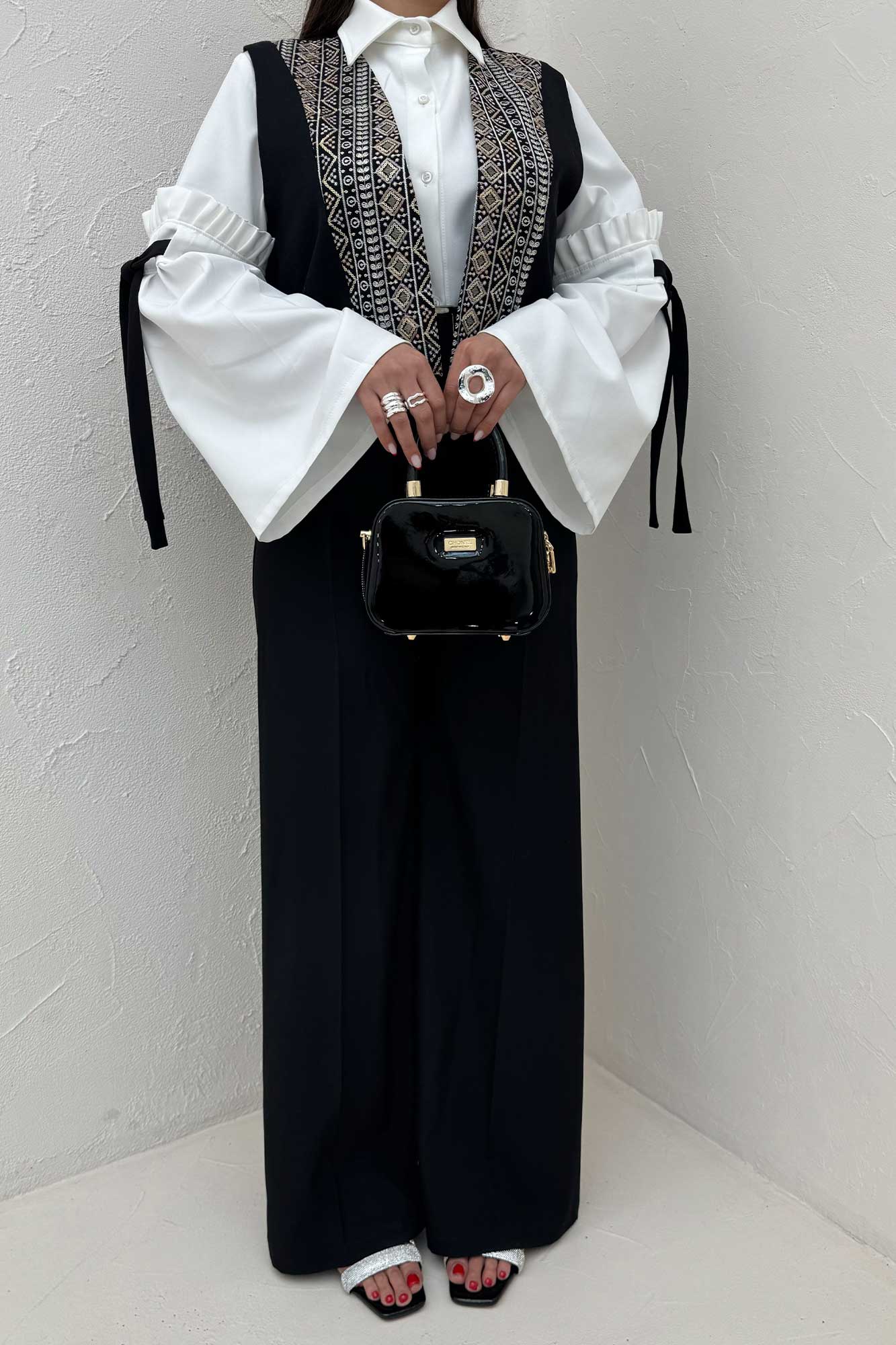 جلیقه لینن تیکه سوزن دوزی طرح 10