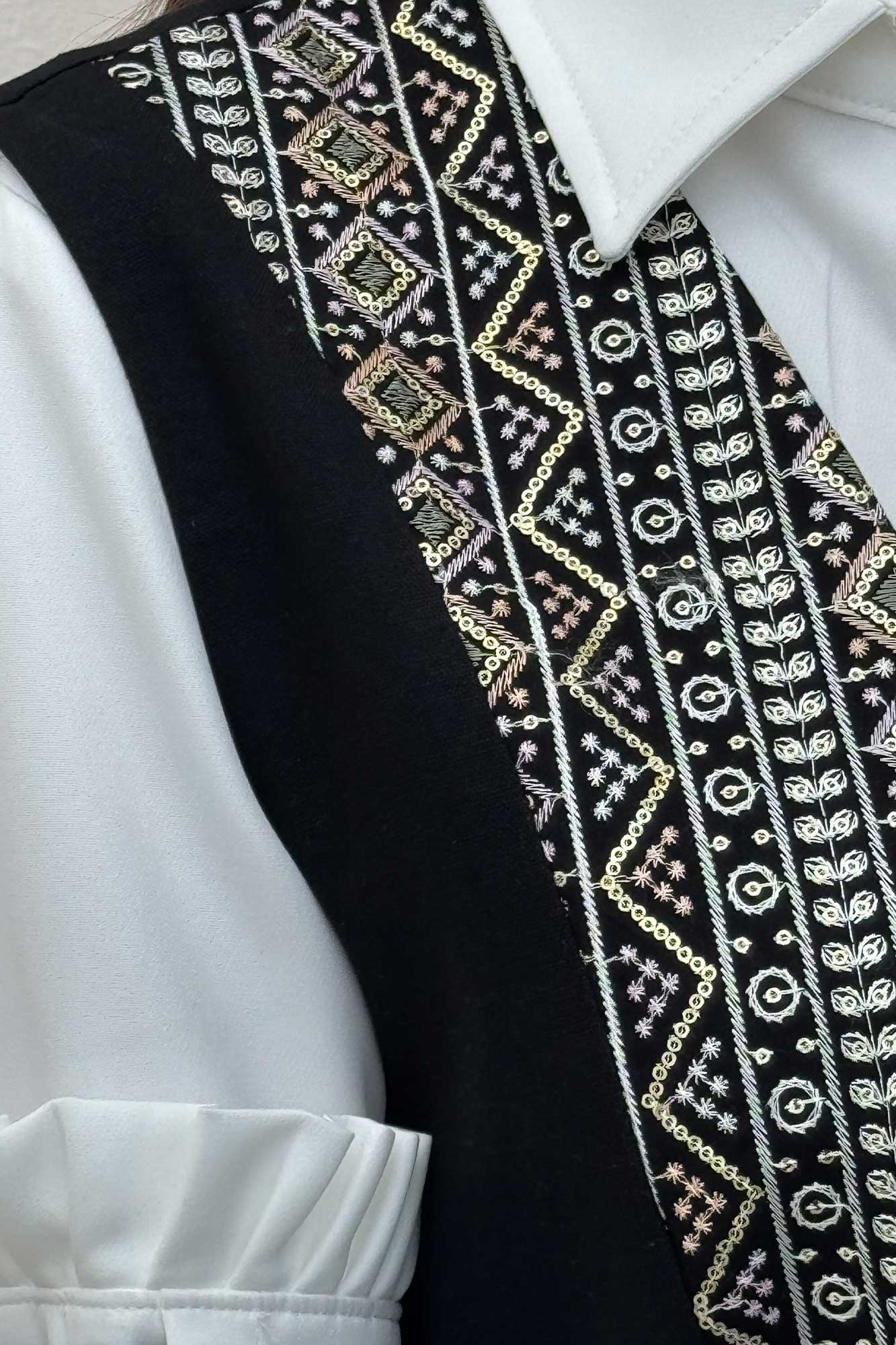 جلیقه لینن تیکه سوزن دوزی طرح 10