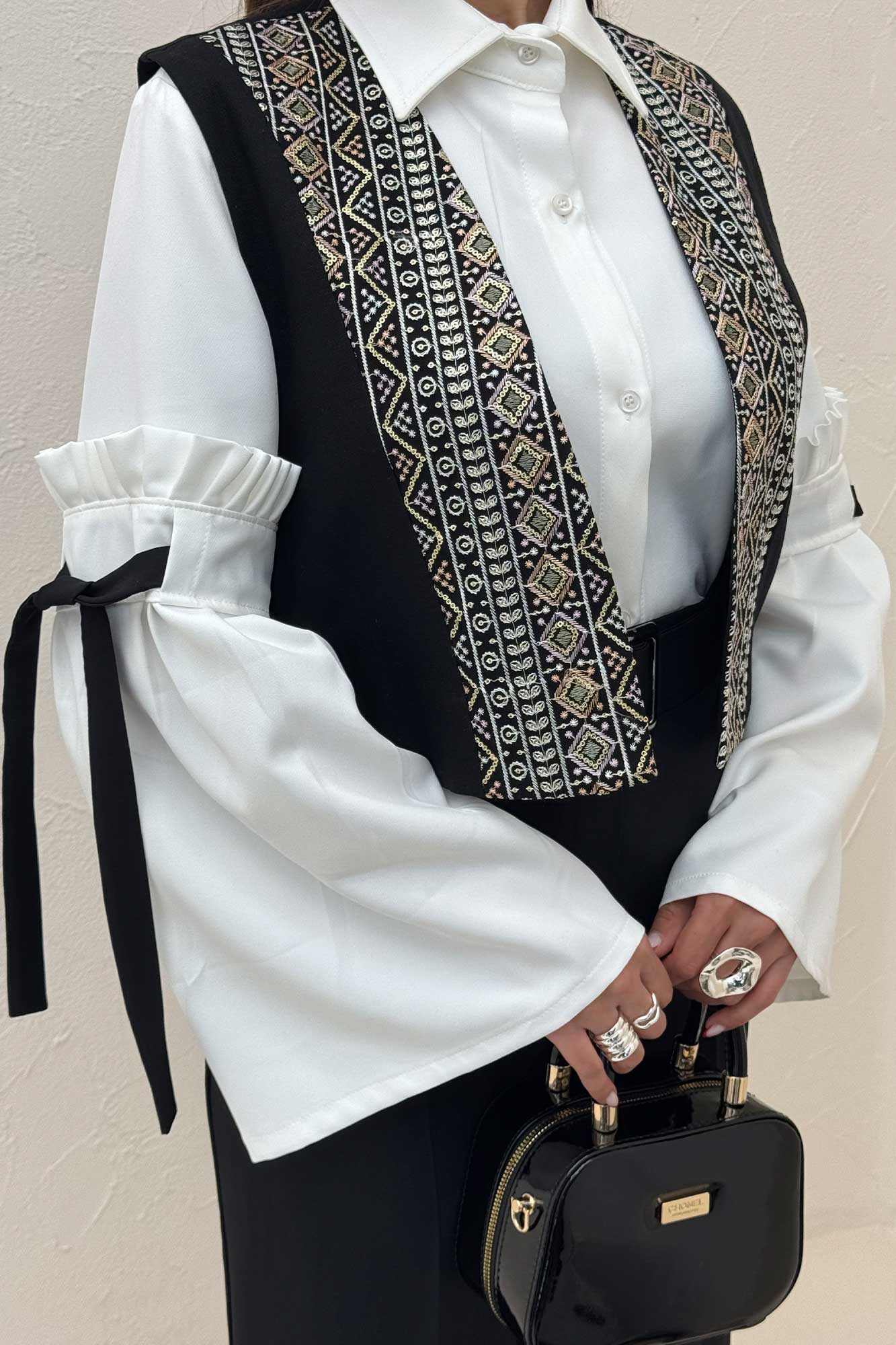 جلیقه لینن تیکه سوزن دوزی طرح 10