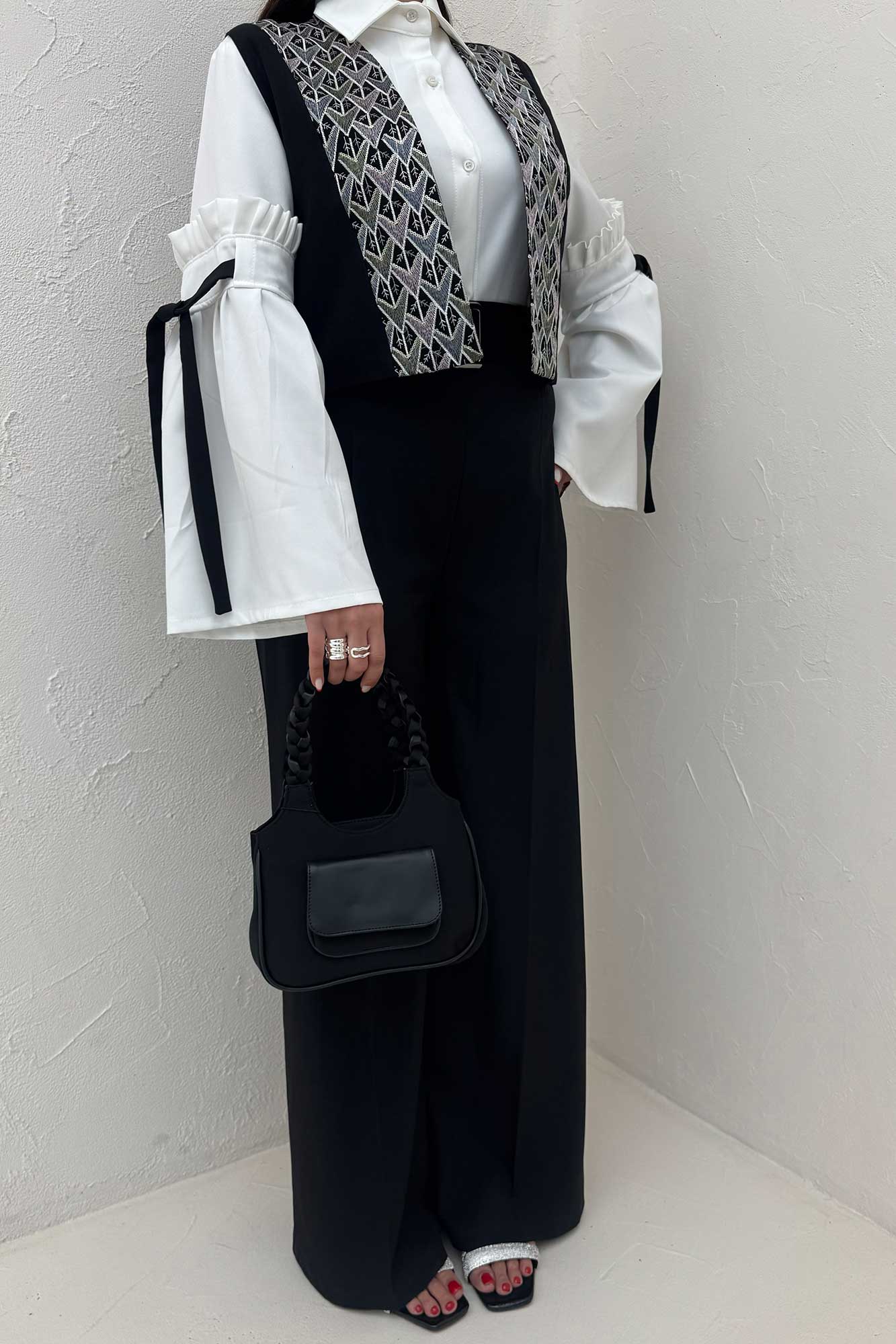 جلیقه لینن تیکه سوزن دوزی طرح 2