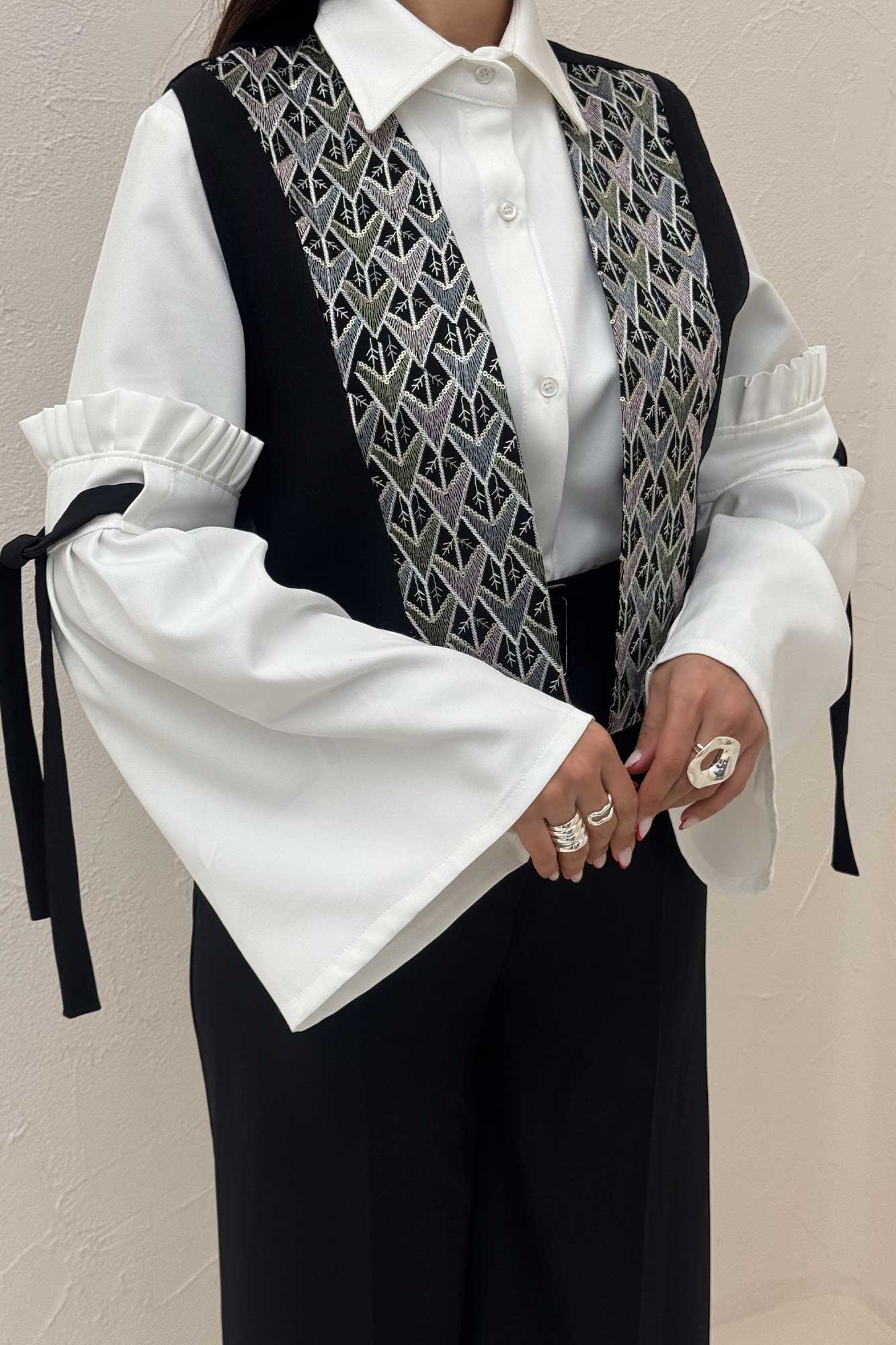 جلیقه لینن تیکه سوزن دوزی طرح 2