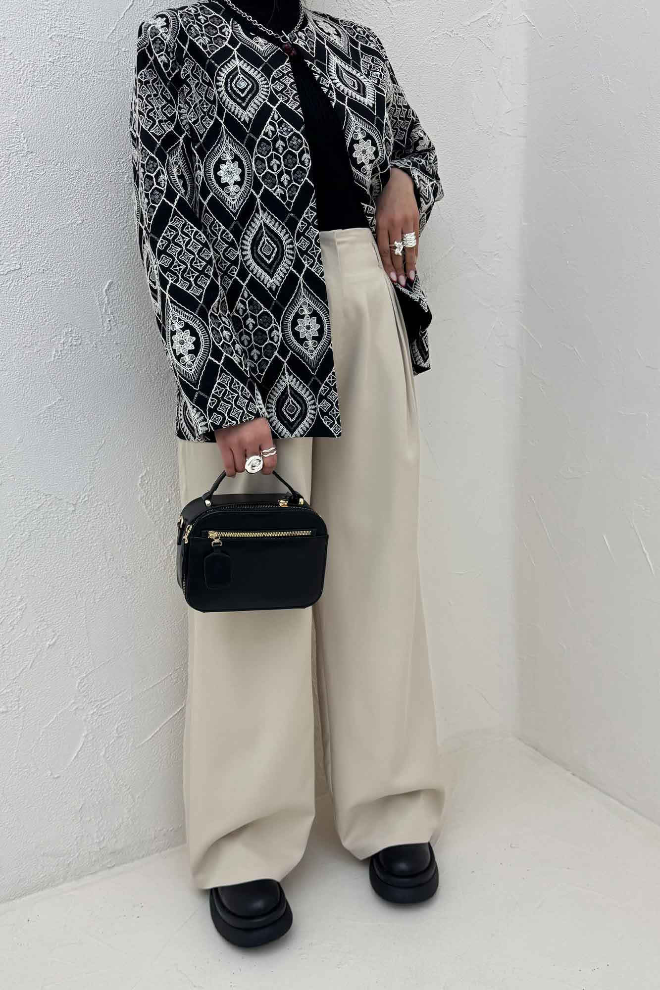 کت تمام سوزن دوزی مینیمال