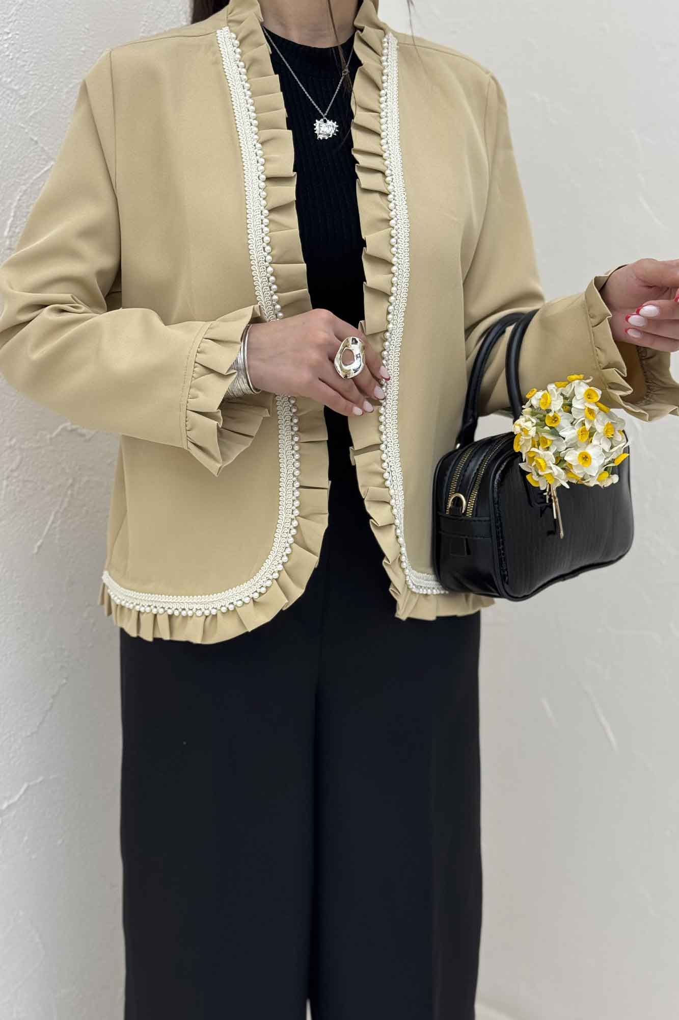 کت مازراتی خرجکار پیلیسه مروارید 