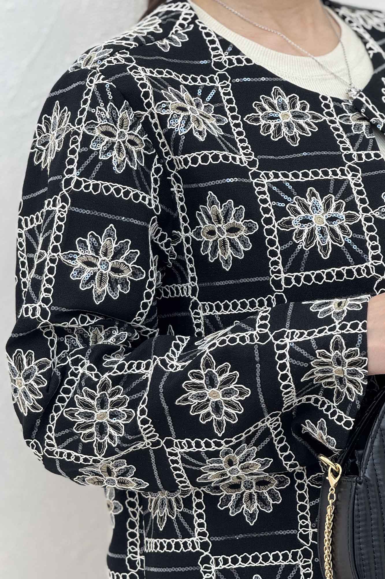 کت تمام سوزن دوزی SELENA طرح 8