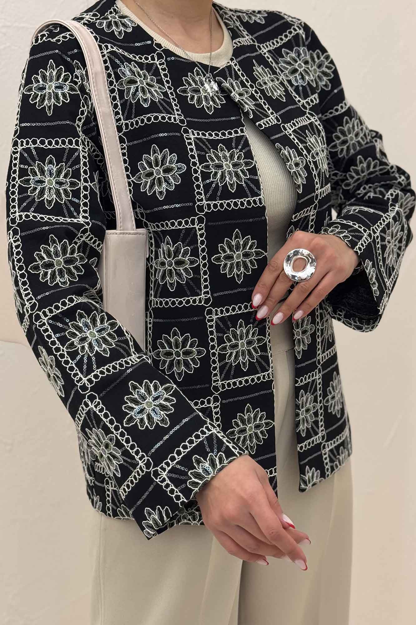 کت تمام سوزن دوزی SELENA طرح 8