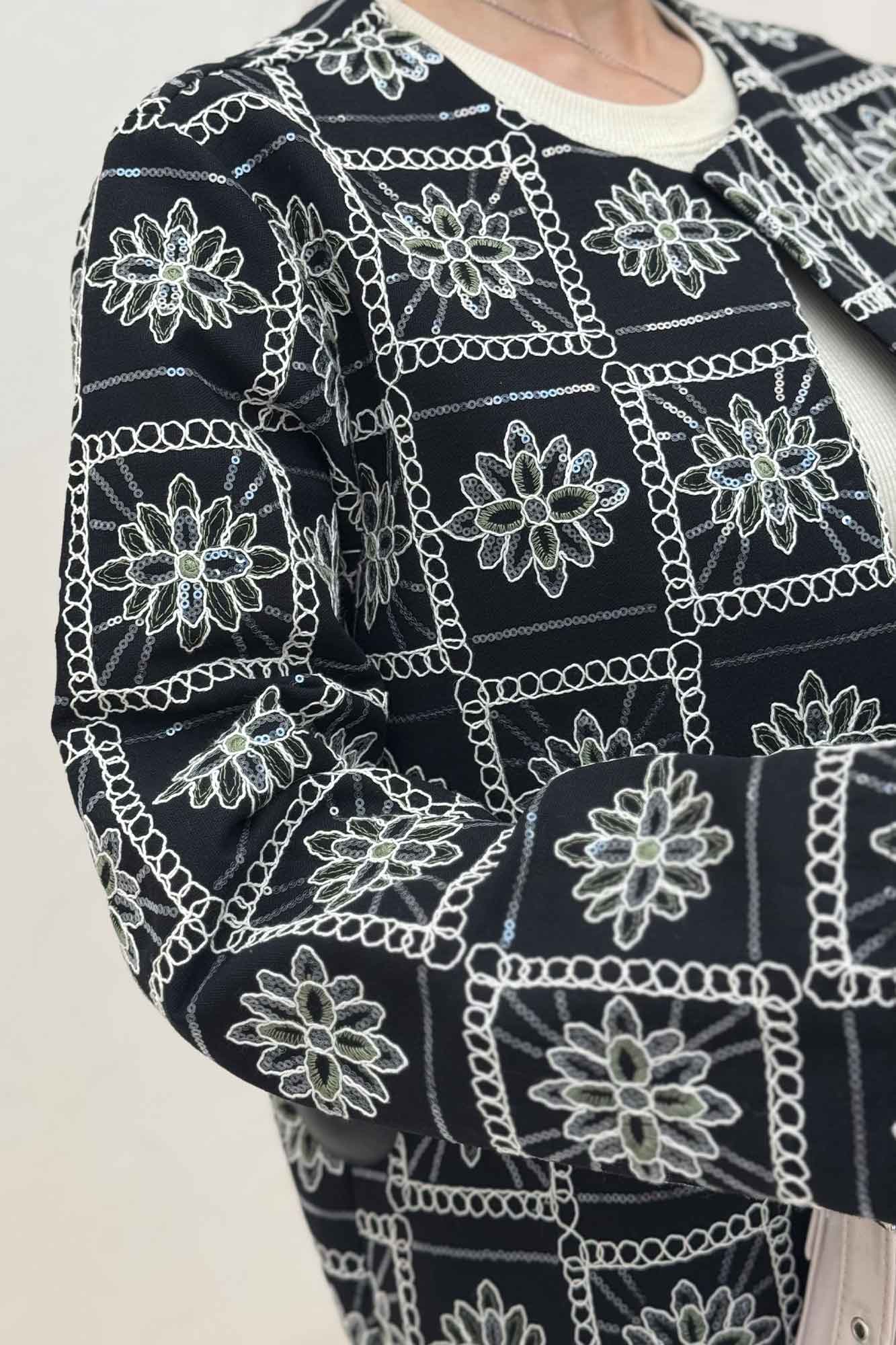 کت تمام سوزن دوزی SELENA طرح 8