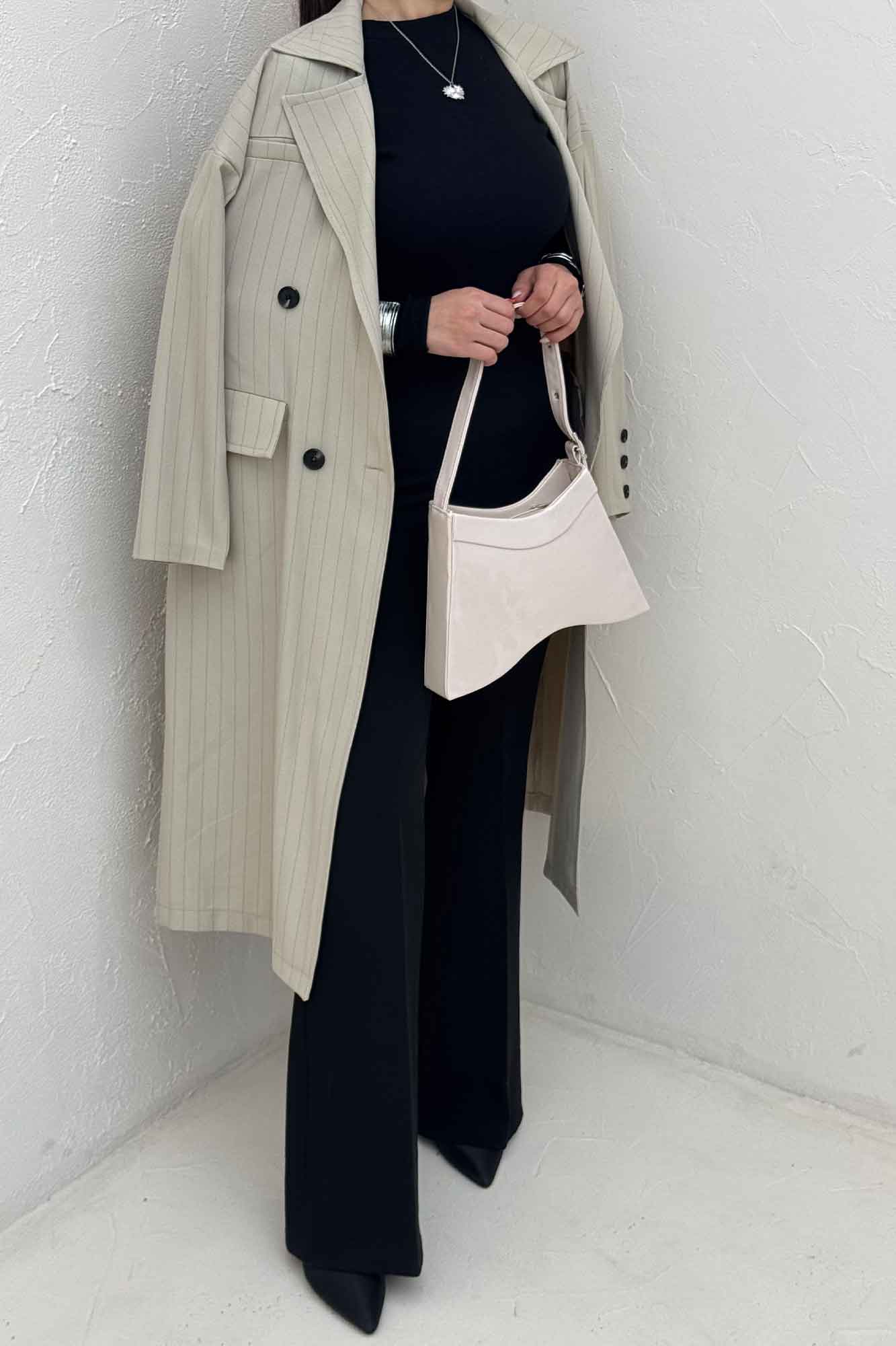 مانتو بلند کجراه دیپلمات 4 دکمه باران