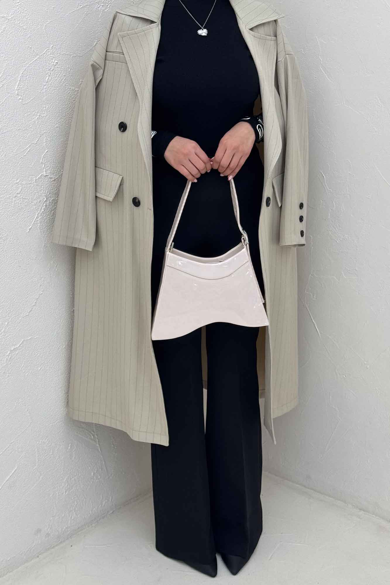 مانتو بلند کجراه دیپلمات 4 دکمه باران