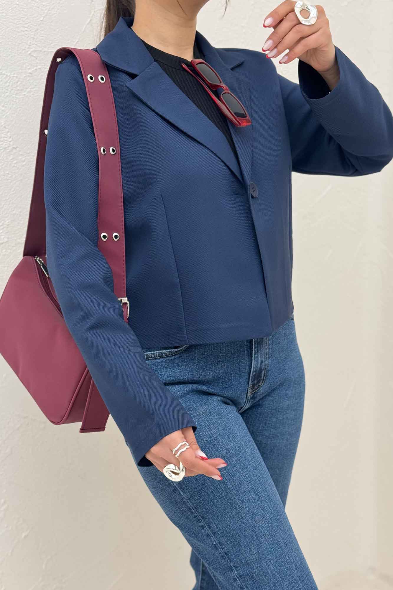 کت کراپ تک دکمه مازراتی کجراه