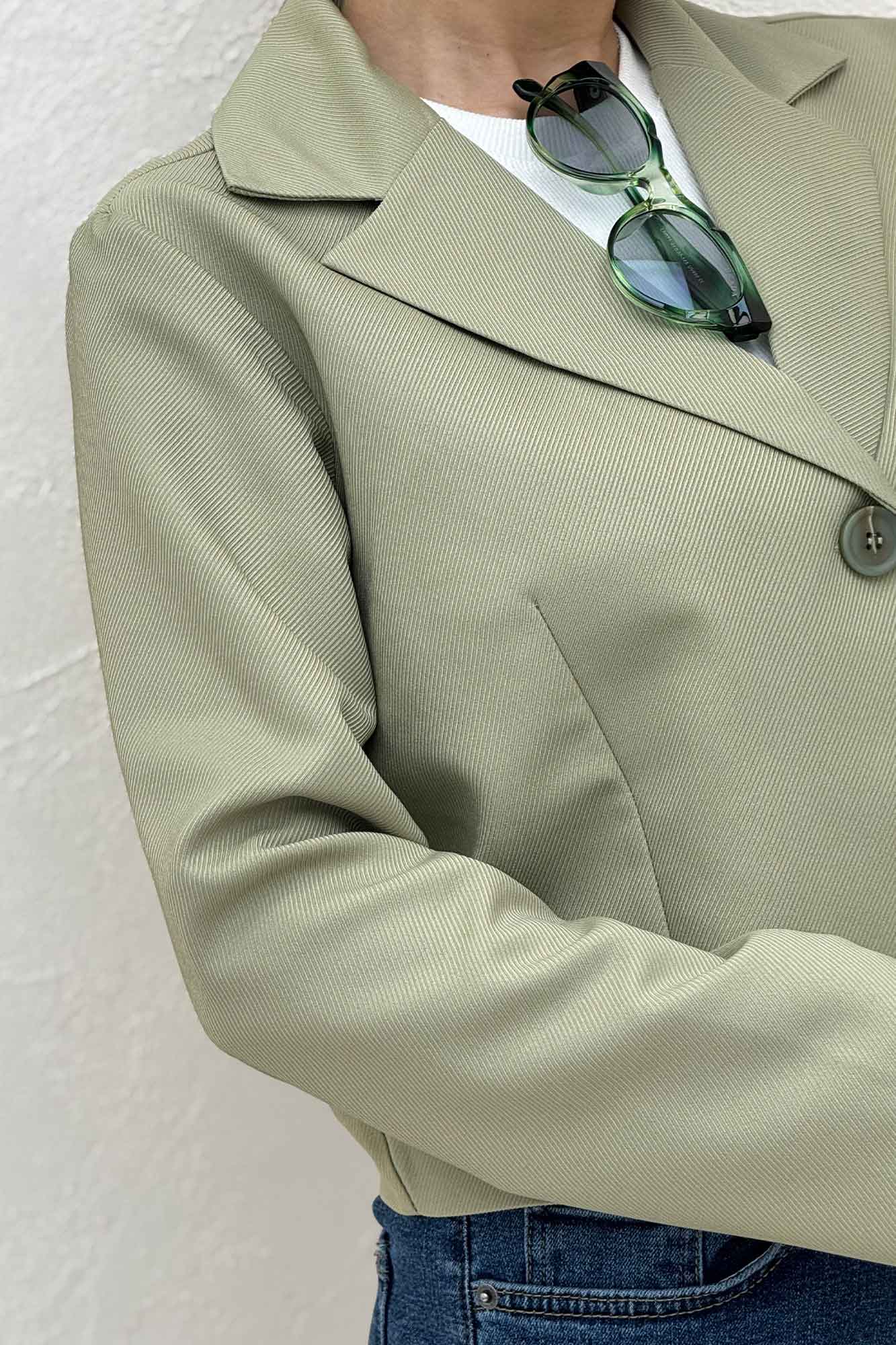 کت کراپ تک دکمه مازراتی کجراه