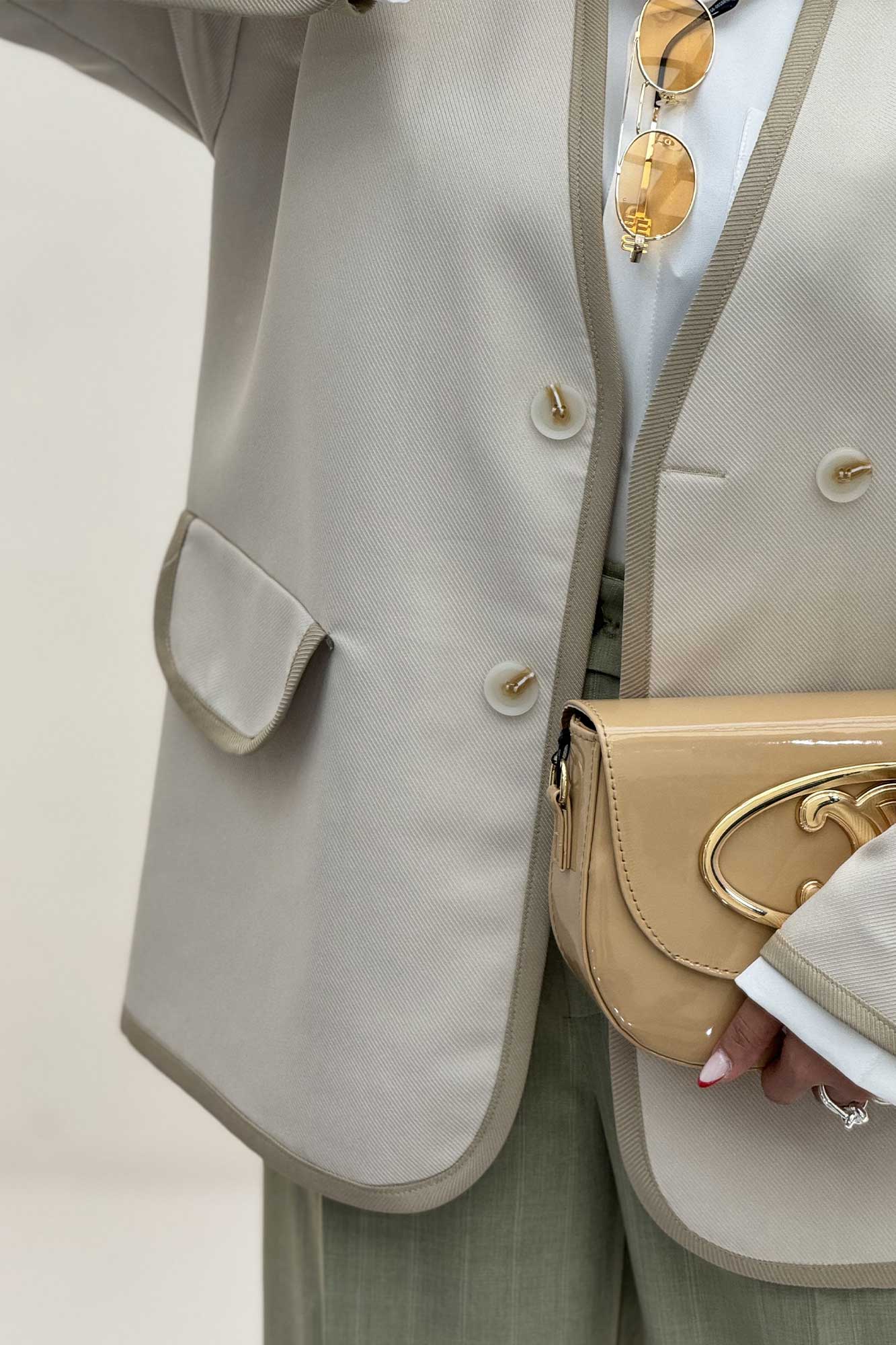 کت مازراتی کجراه گاندوزی سر آستین دکمه