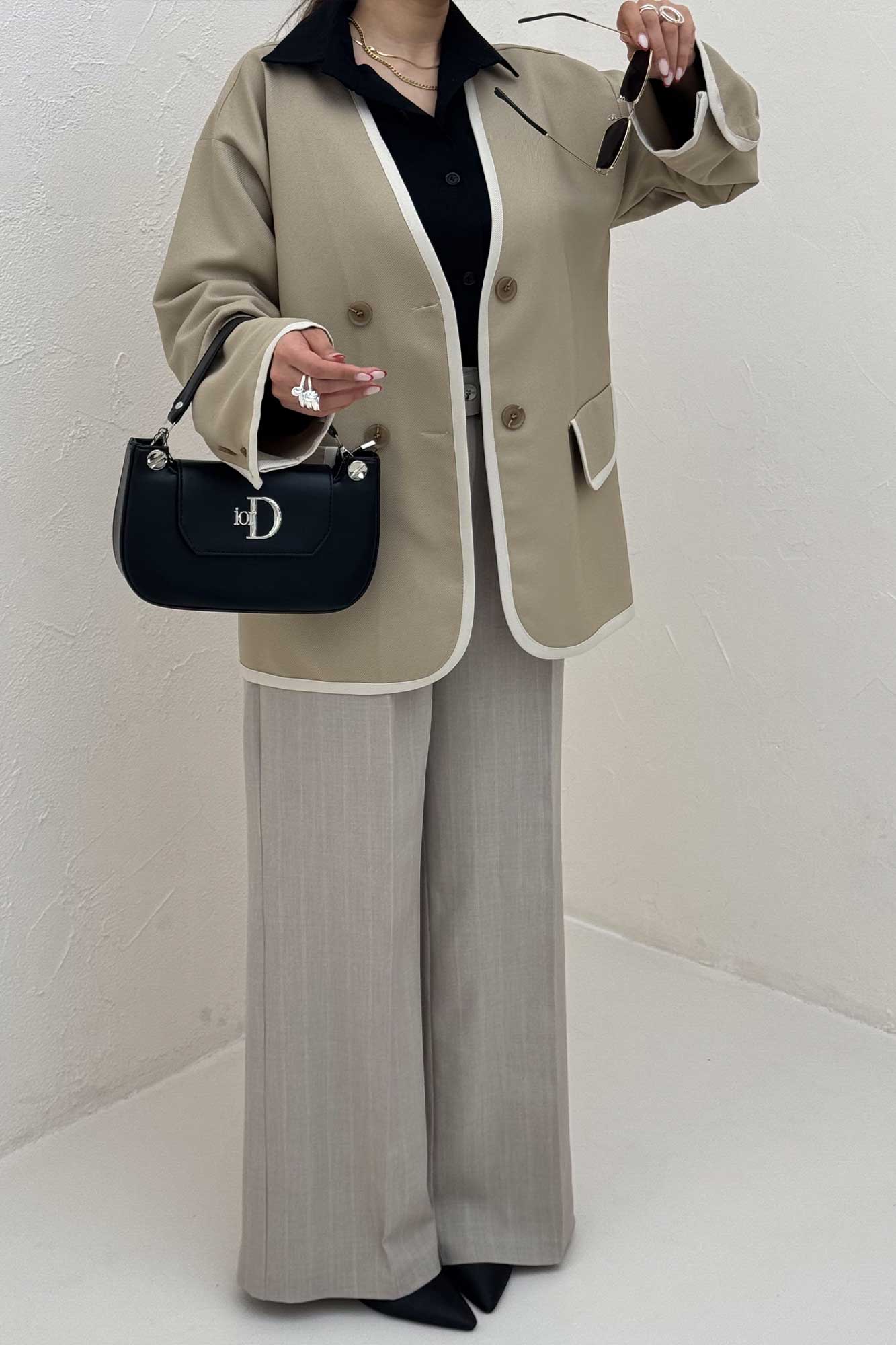 کت مازراتی کجراه گاندوزی سر آستین دکمه