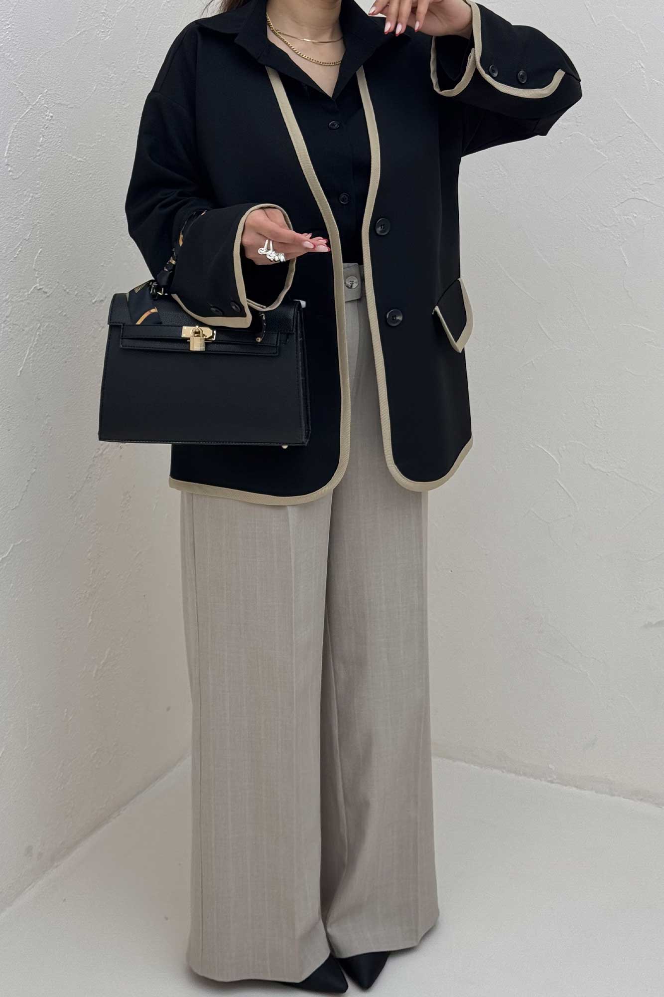 کت مازراتی کجراه گاندوزی سر آستین دکمه