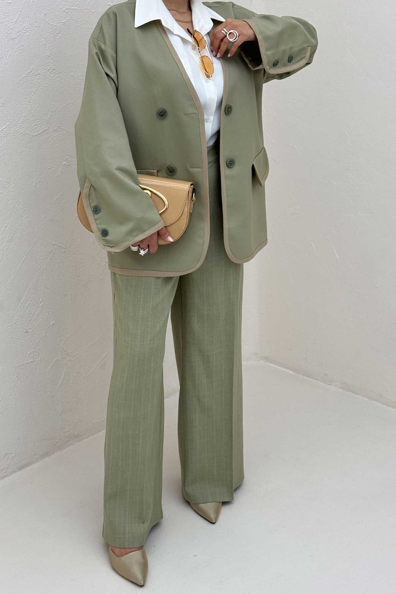 کت مازراتی کجراه گاندوزی سر آستین دکمه