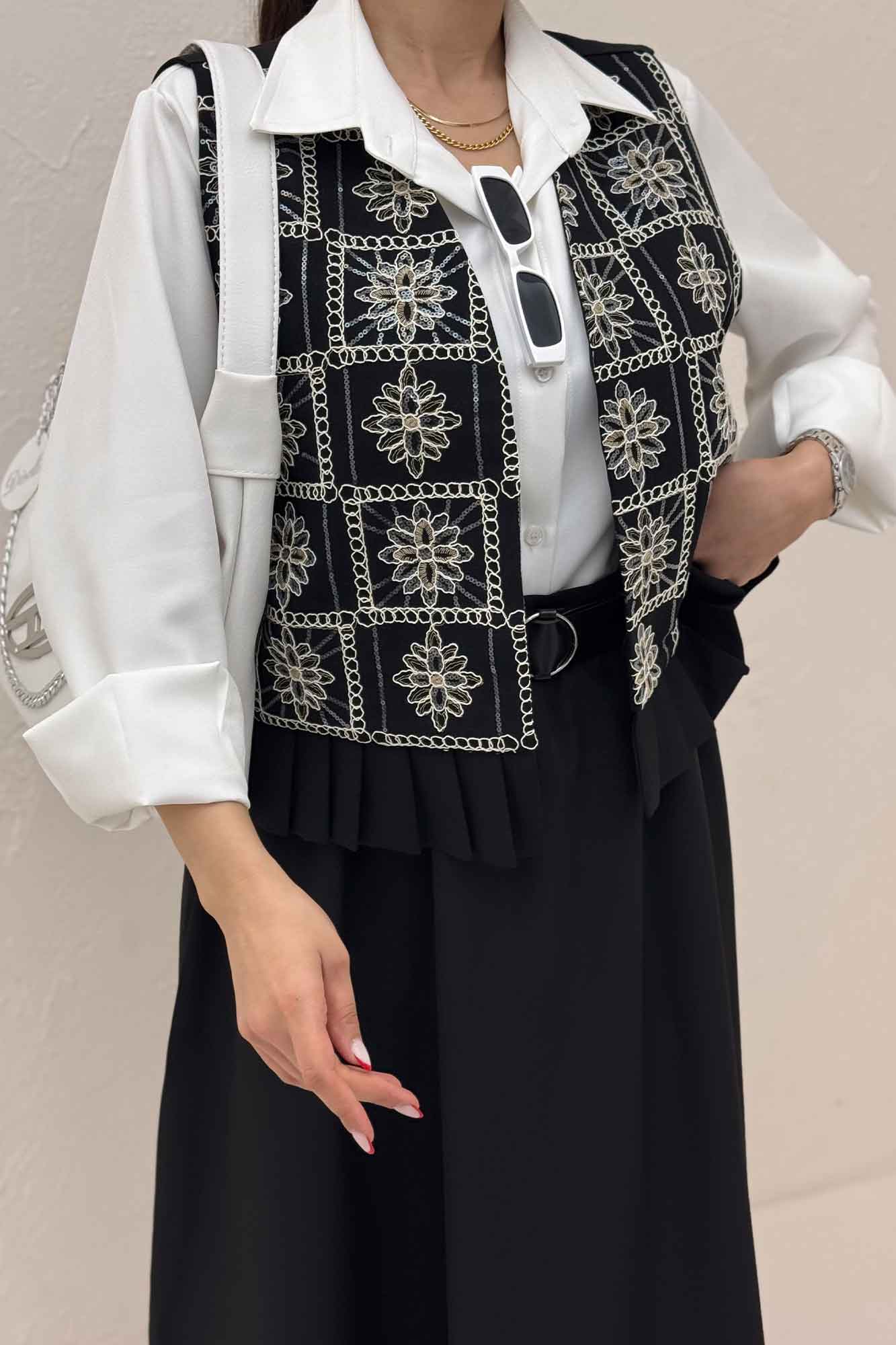 ست جلیقه دامن پایین چین سوزن دوزی طرح 8