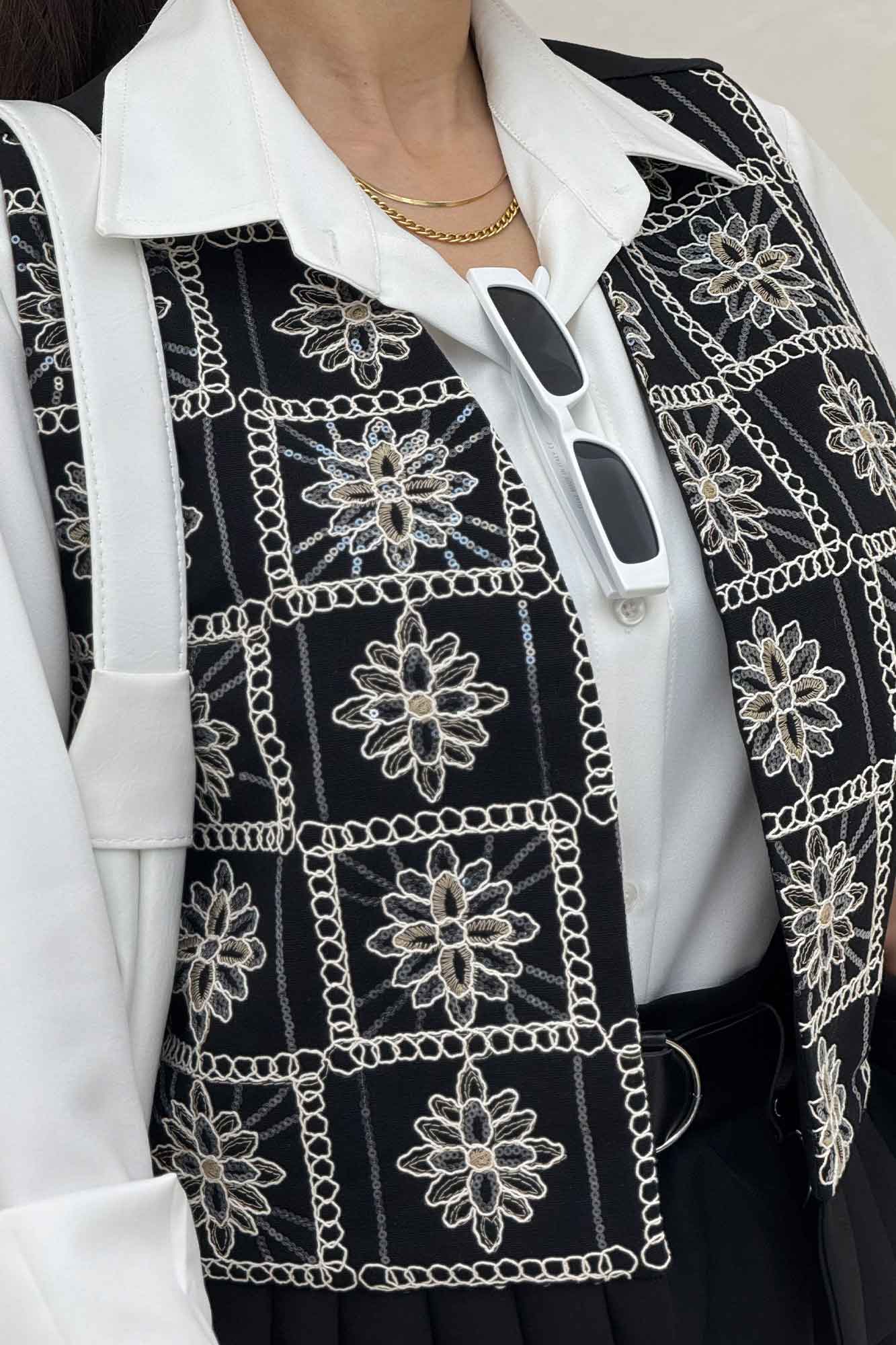 ست جلیقه دامن پایین چین سوزن دوزی طرح 8