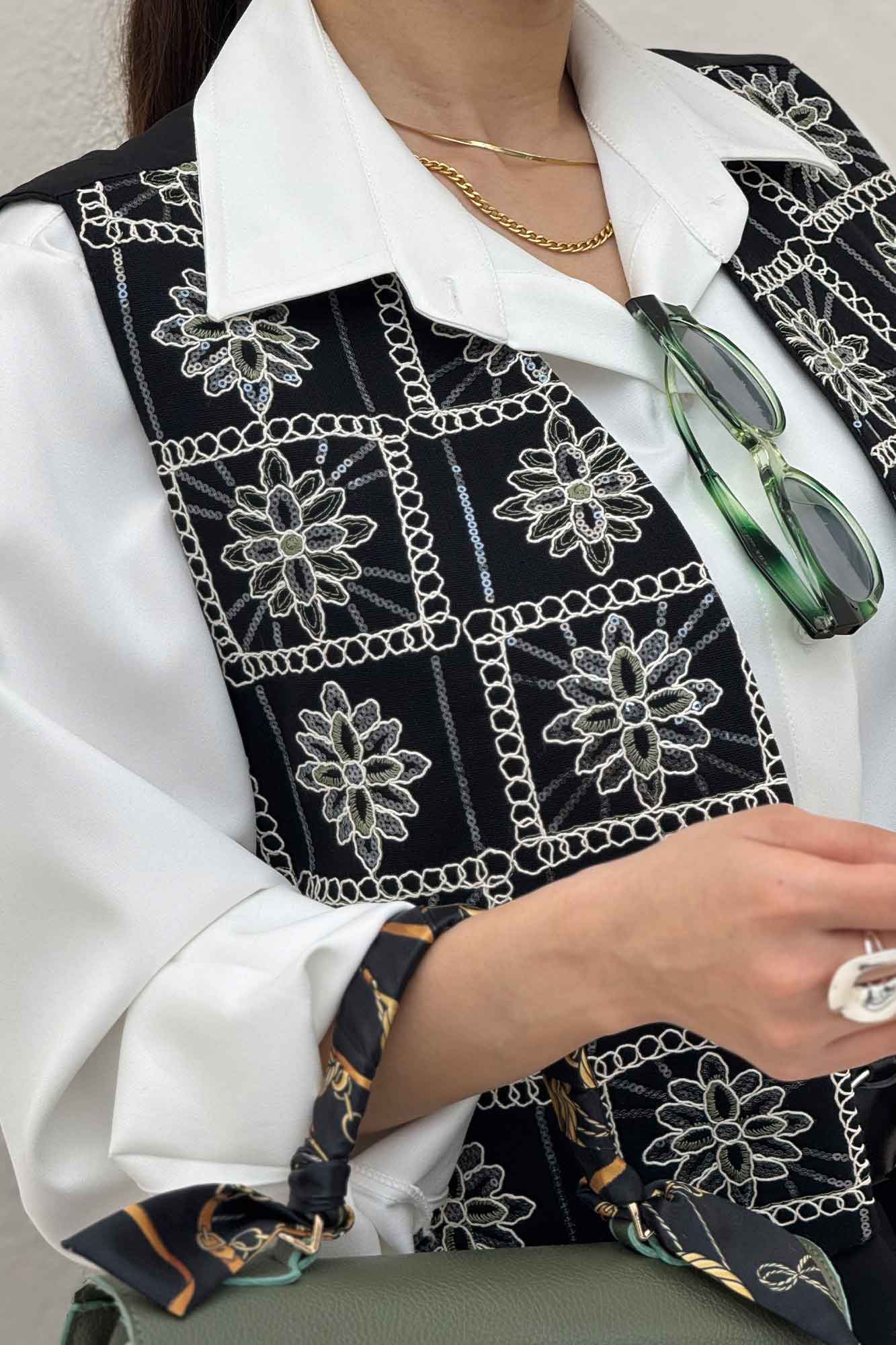 ست جلیقه دامن پایین چین سوزن دوزی طرح 8