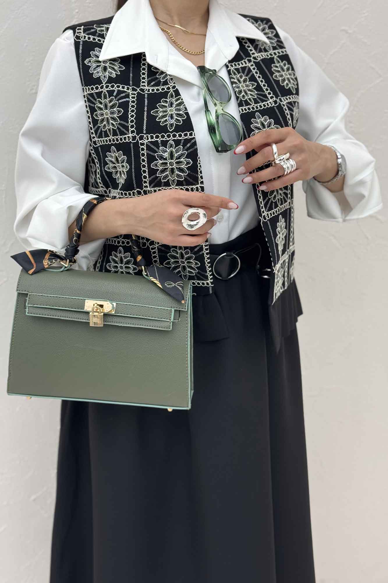 ست جلیقه دامن پایین چین سوزن دوزی طرح 8