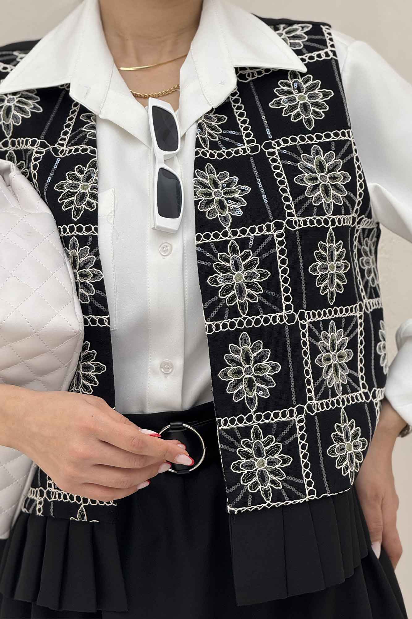 ست جلیقه دامن پایین چین سوزن دوزی طرح 8