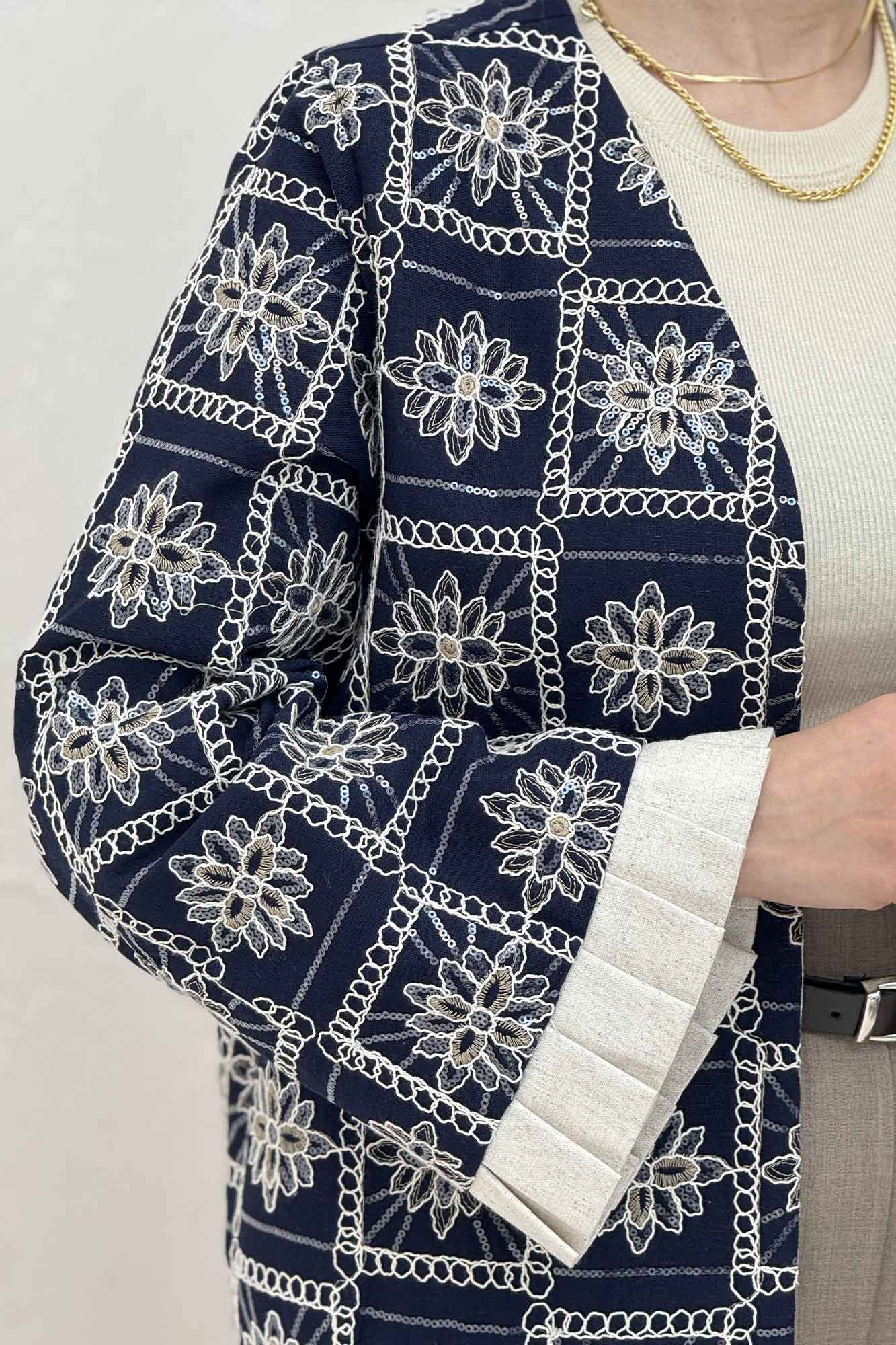 کت سوزن دوزی پایین پیلیسه طرح 8