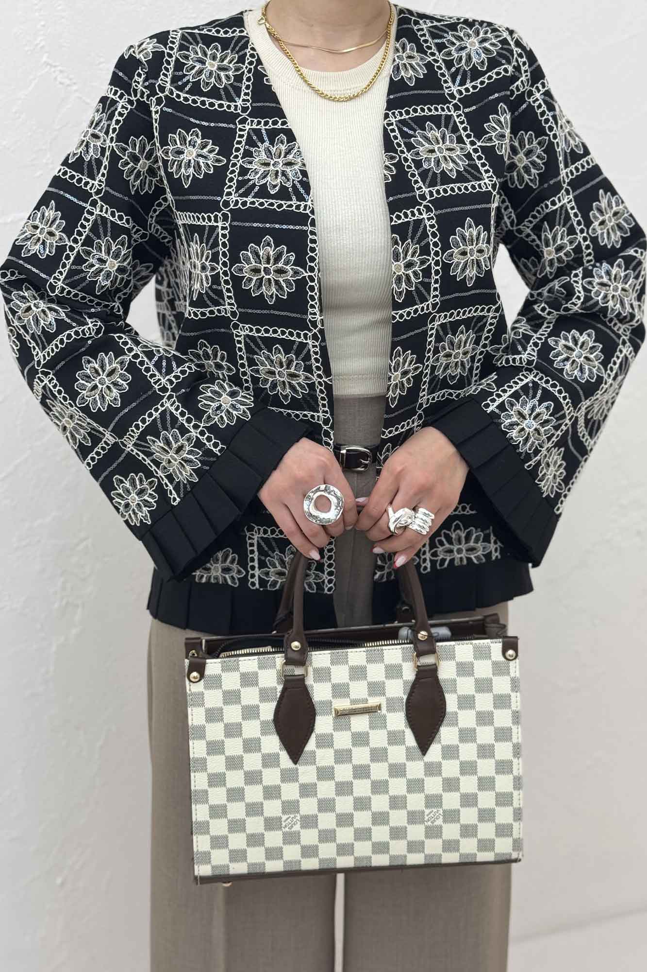 کت سوزن دوزی پایین پیلیسه طرح 8