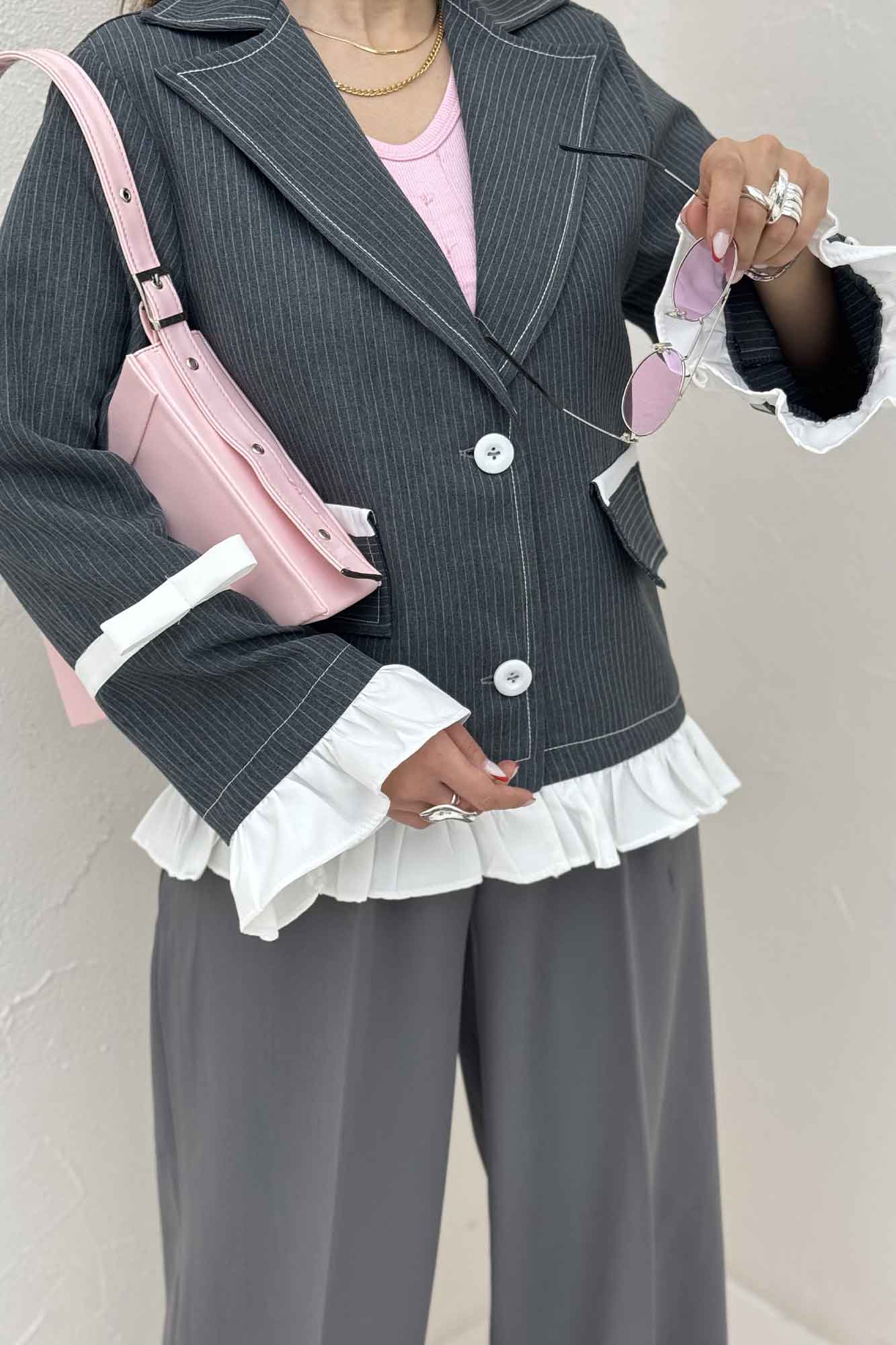 کت دیپلمات R عروسکی چین دار PECORA