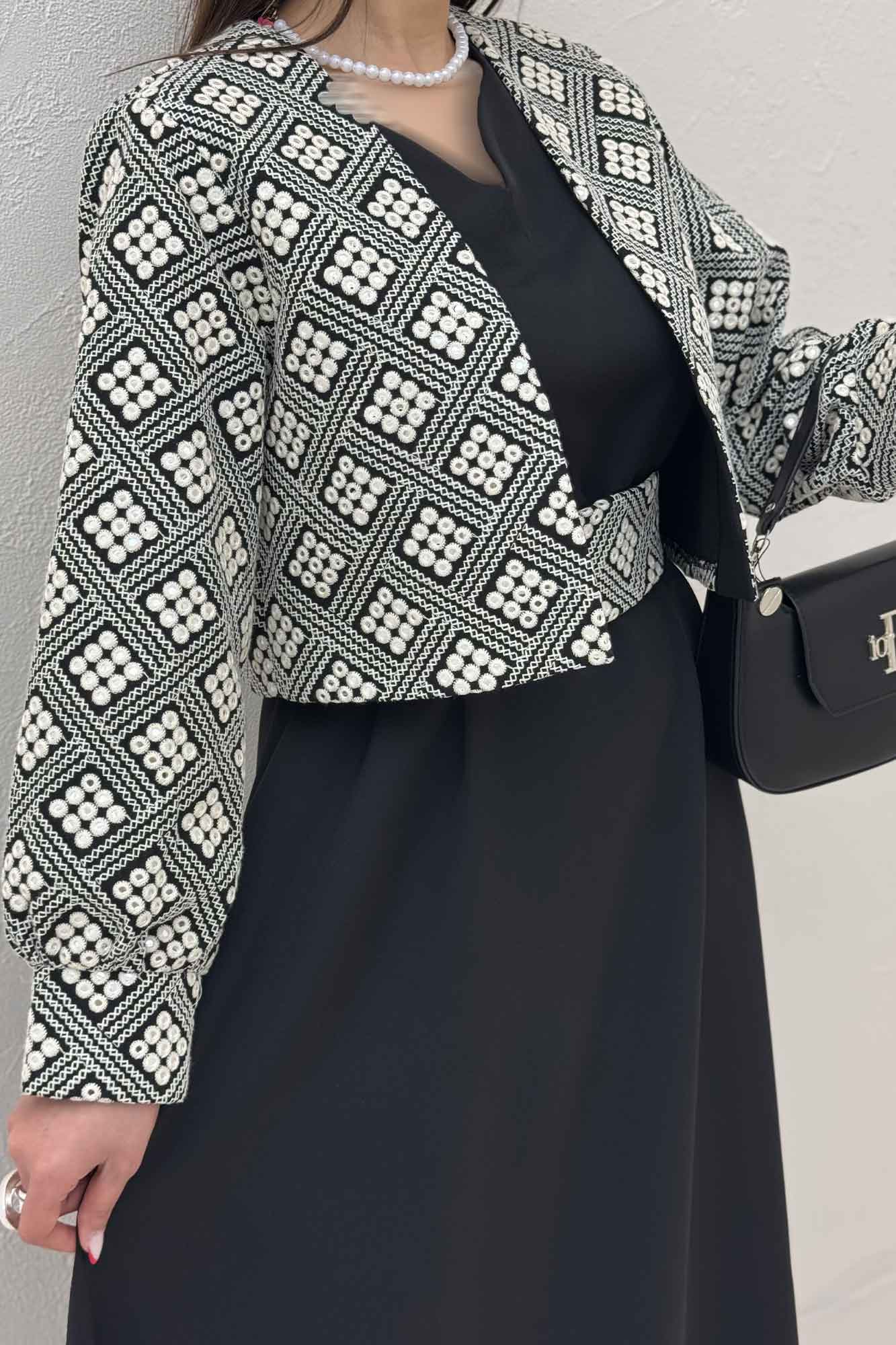 ست کت و سارافن سوزن دوزی MARLIS طرح 6