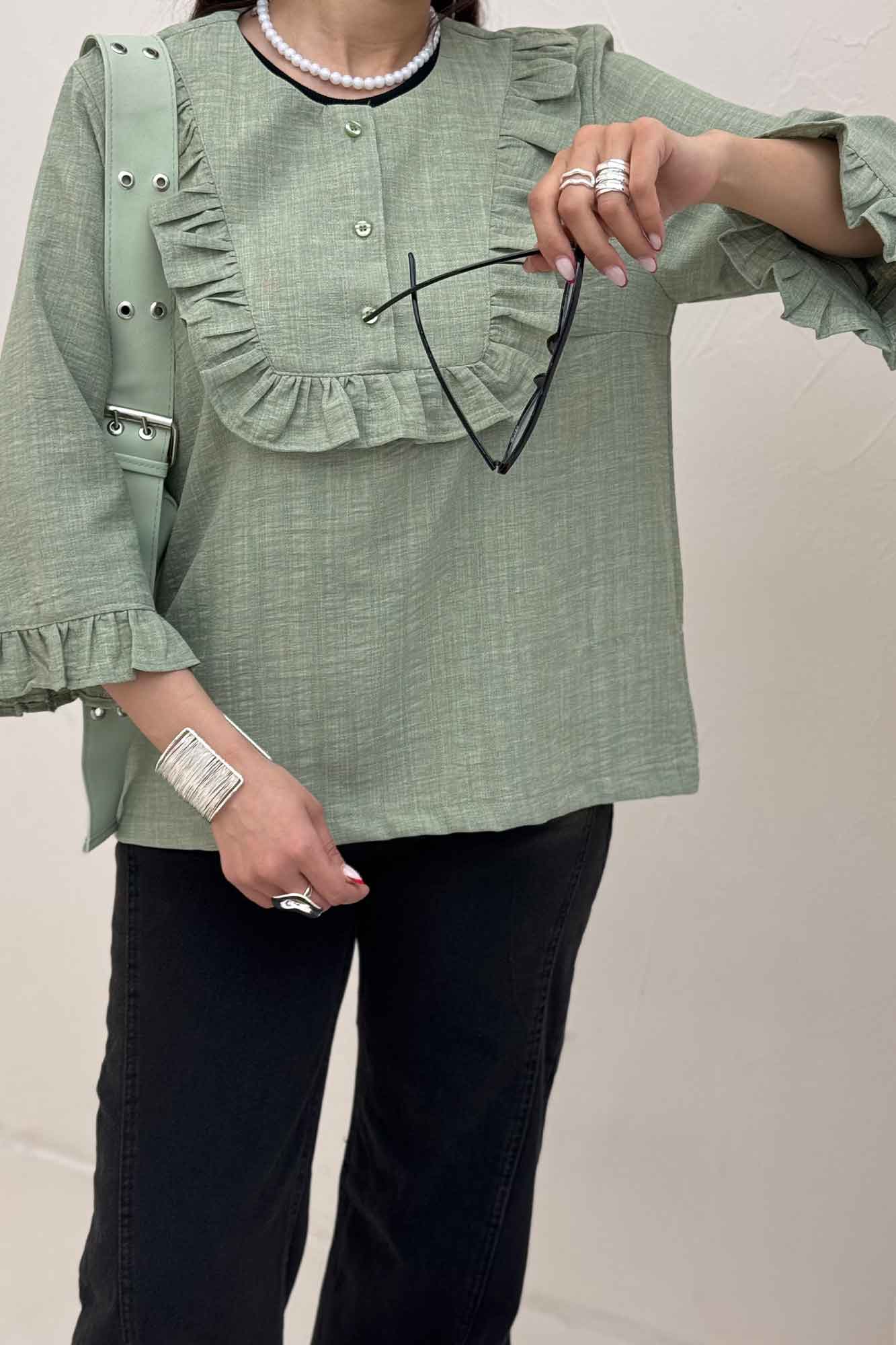 بلوز شانتون راه راه یقه چین سه دکمه