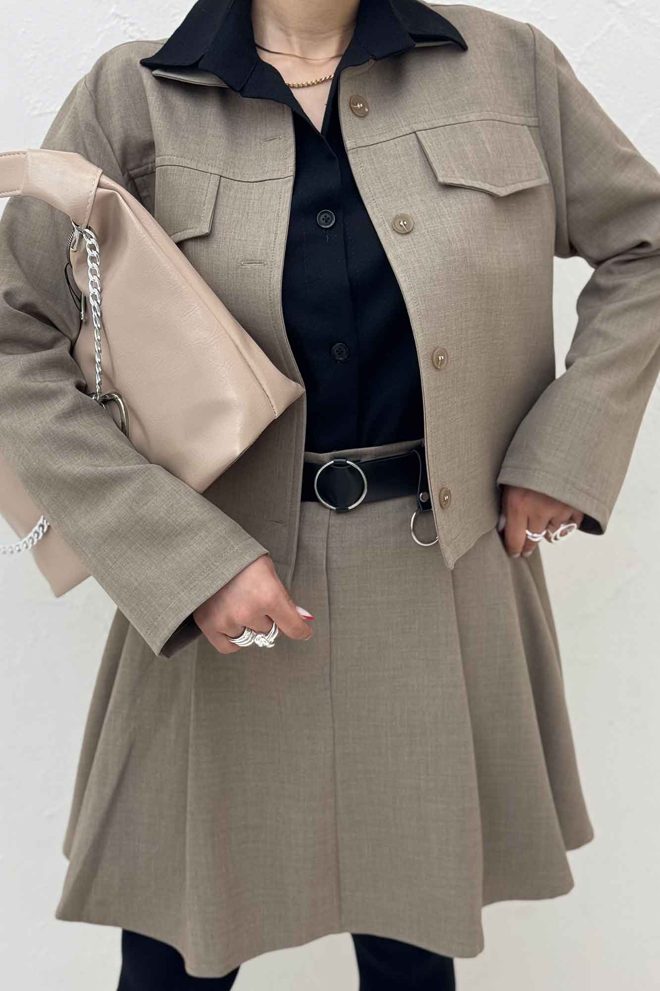 ست کت و دامن کوتاه چین دار بزیاق