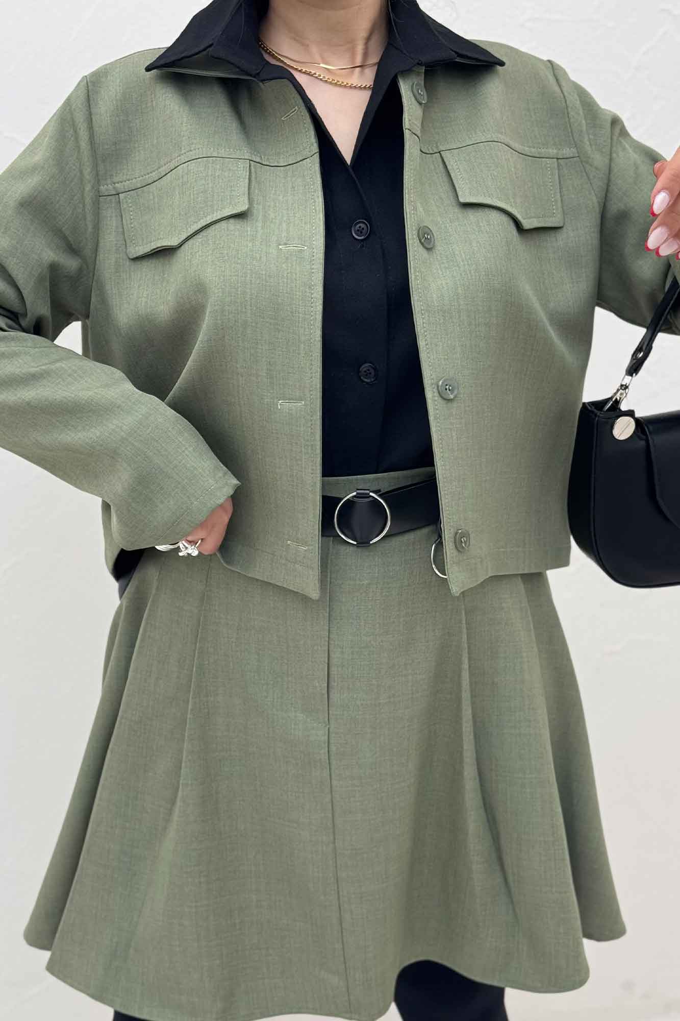 ست کت و دامن کوتاه چین دار بزیاق