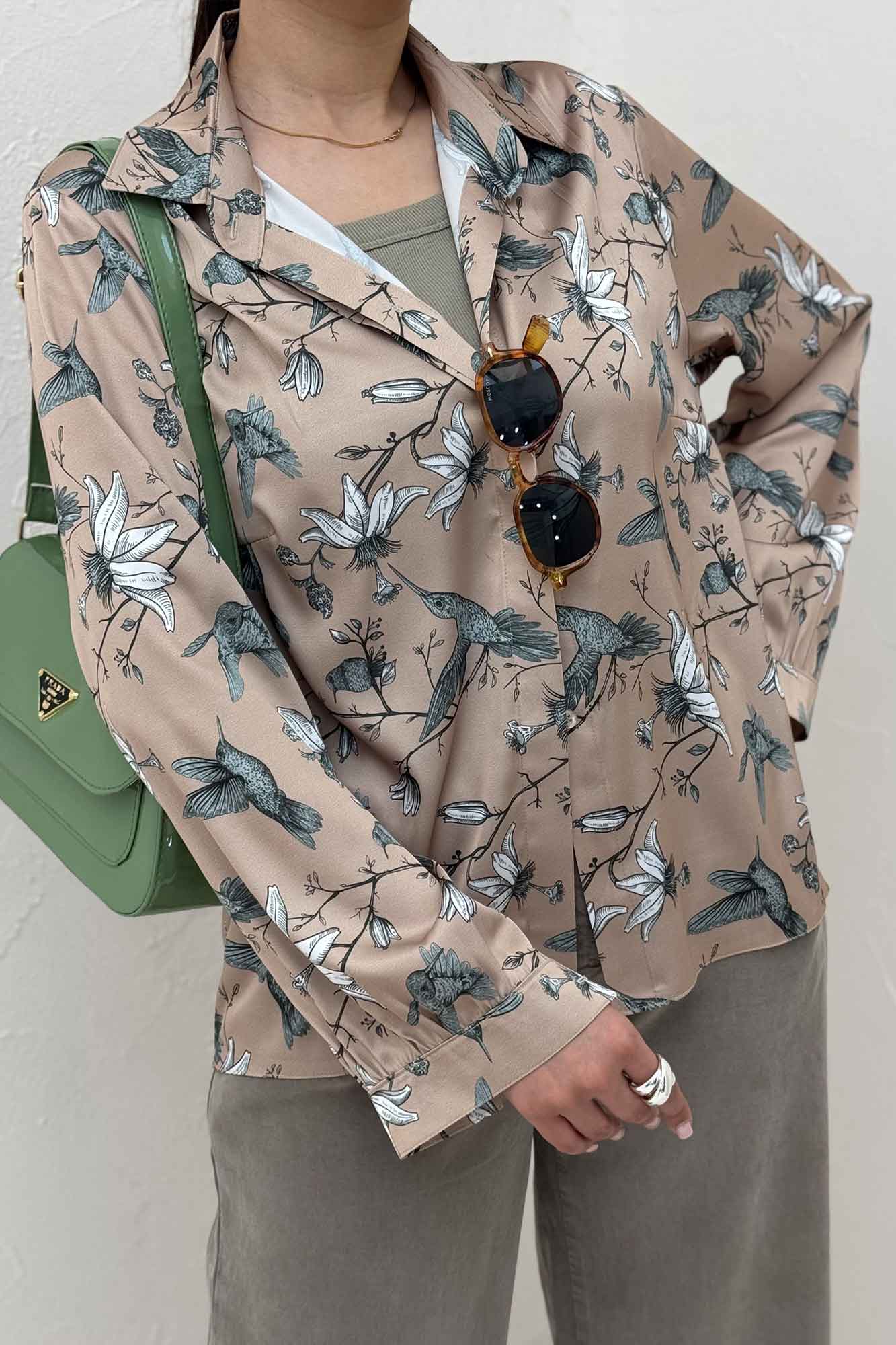 شومیز ساتن حریر دکمه مخفی طرح پریشا