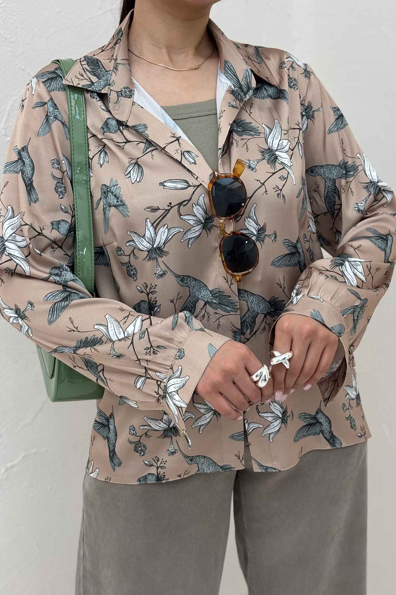 شومیز ساتن حریر دکمه مخفی طرح پریشا