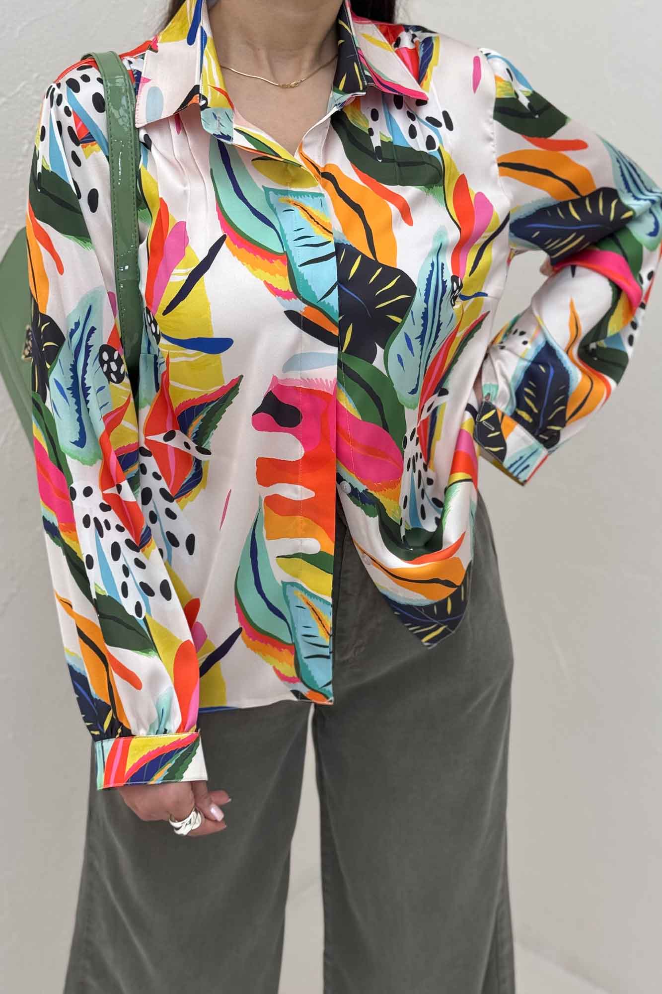 شومیز ساتن حریر دکمه مخفی طرح استوایی