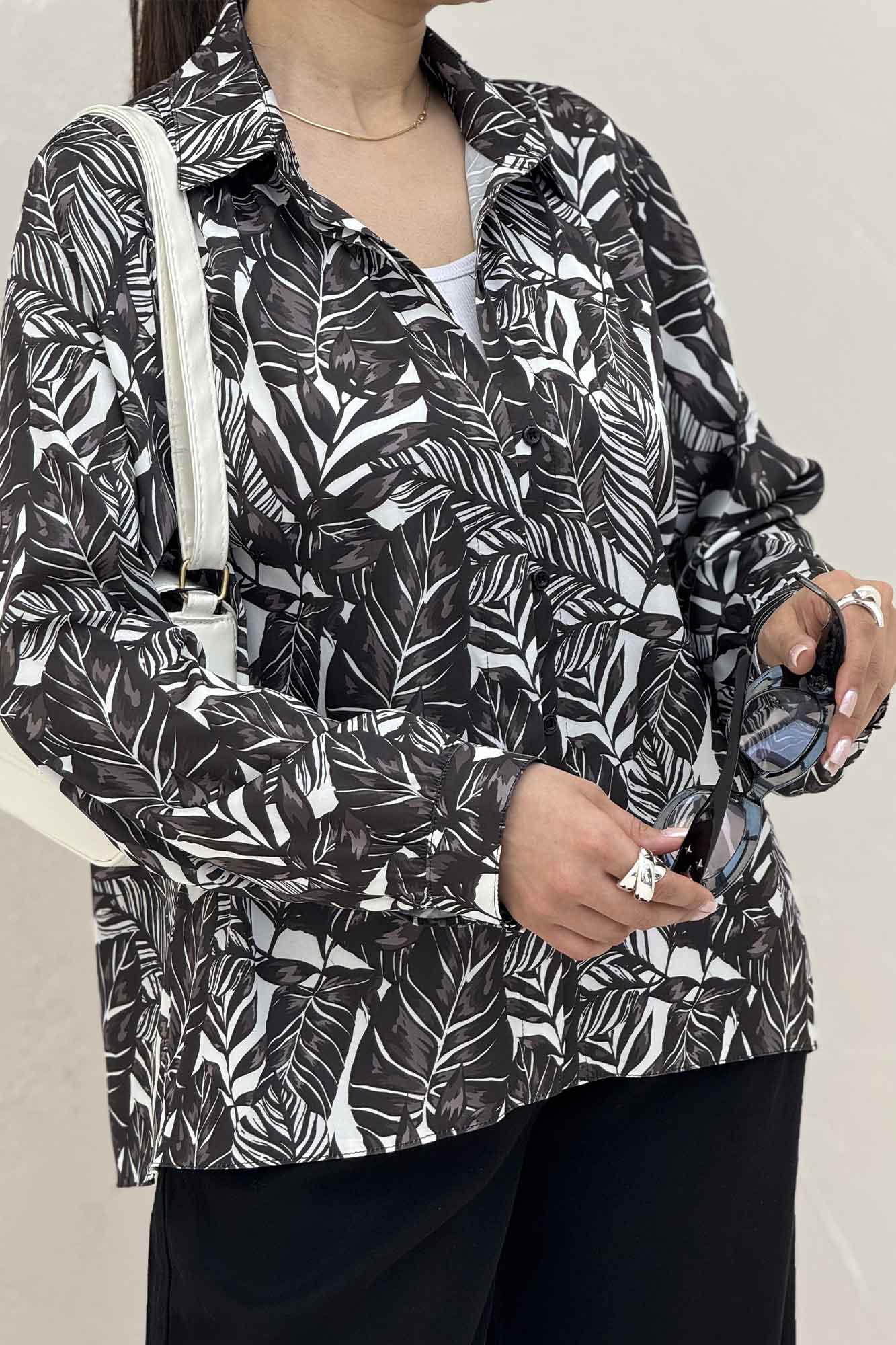 شومیز ساتن حریر دکمه مخفی طرح برگینه