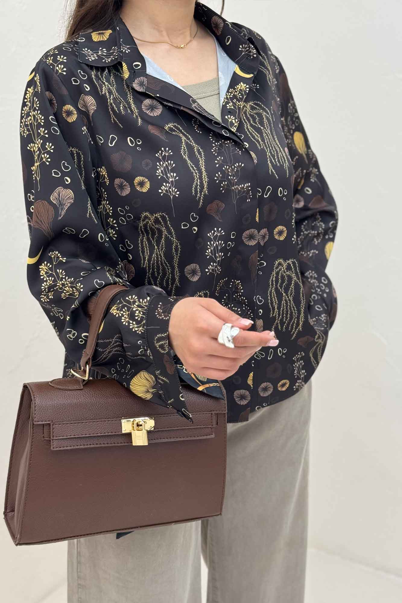 شومیز ساتن حریر دکمه مخفی طرح ماه برگ