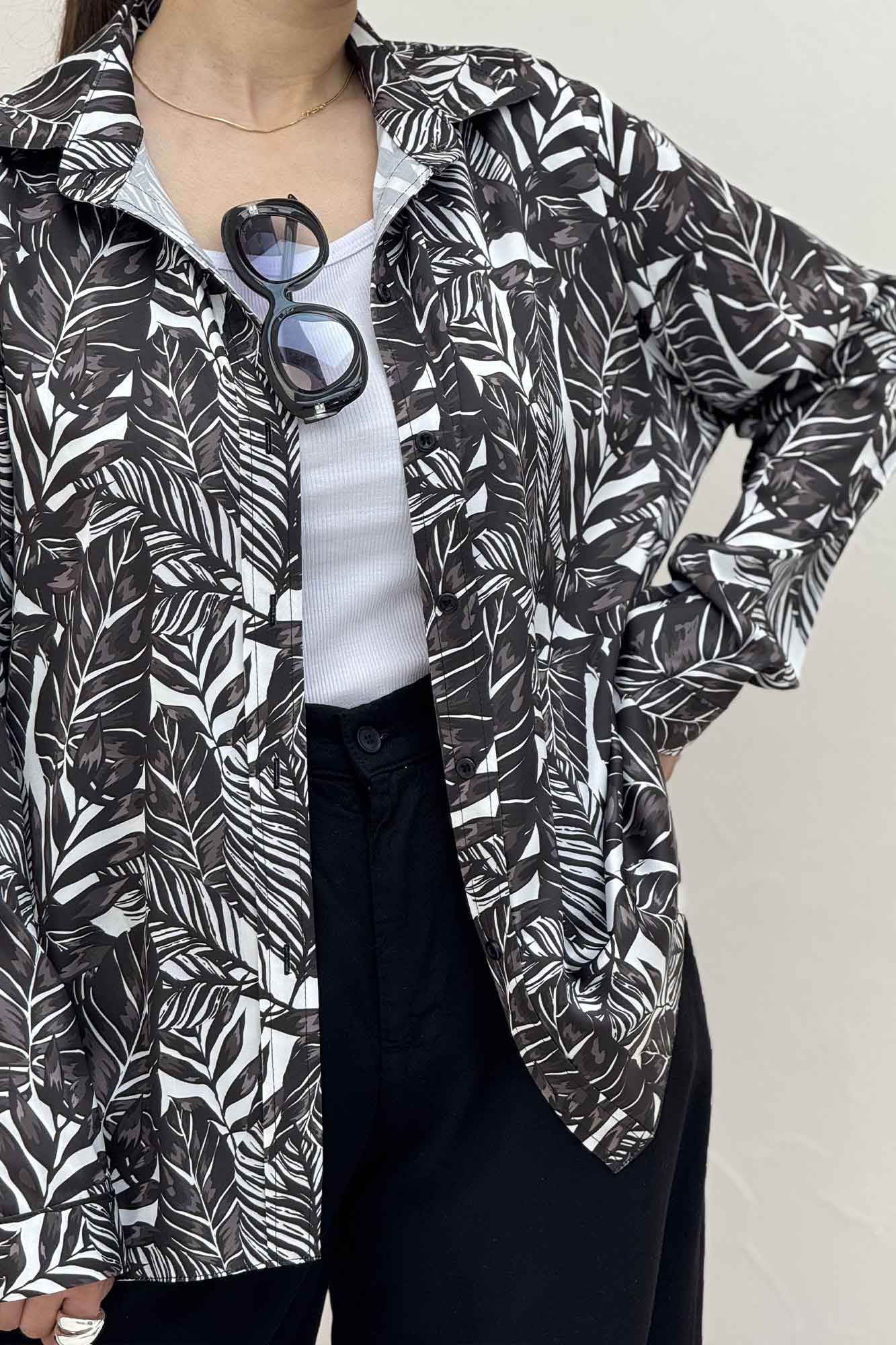 شومیز ساتن حریر طرح برگینه