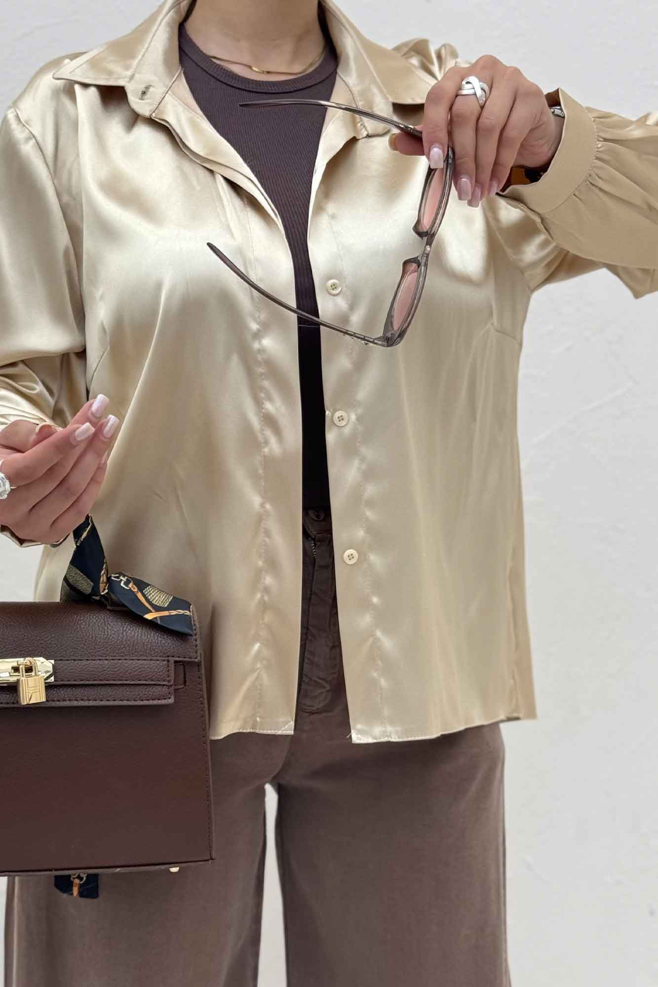 شومیز مانتویی ساتن دکمه مخفی