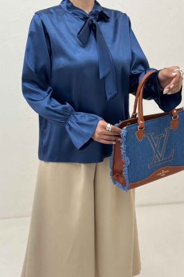 بلوز ساتن یقه کراواتی