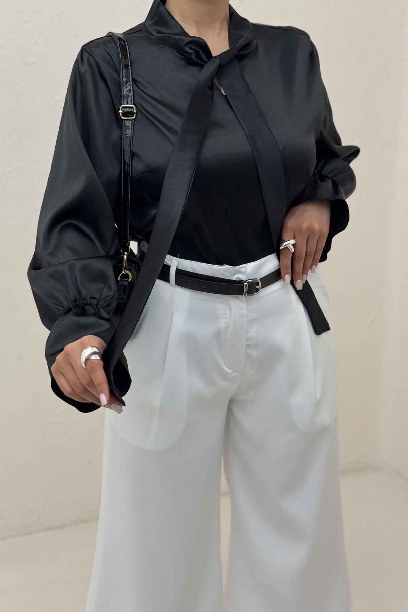 بلوز ساتن یقه کراواتی