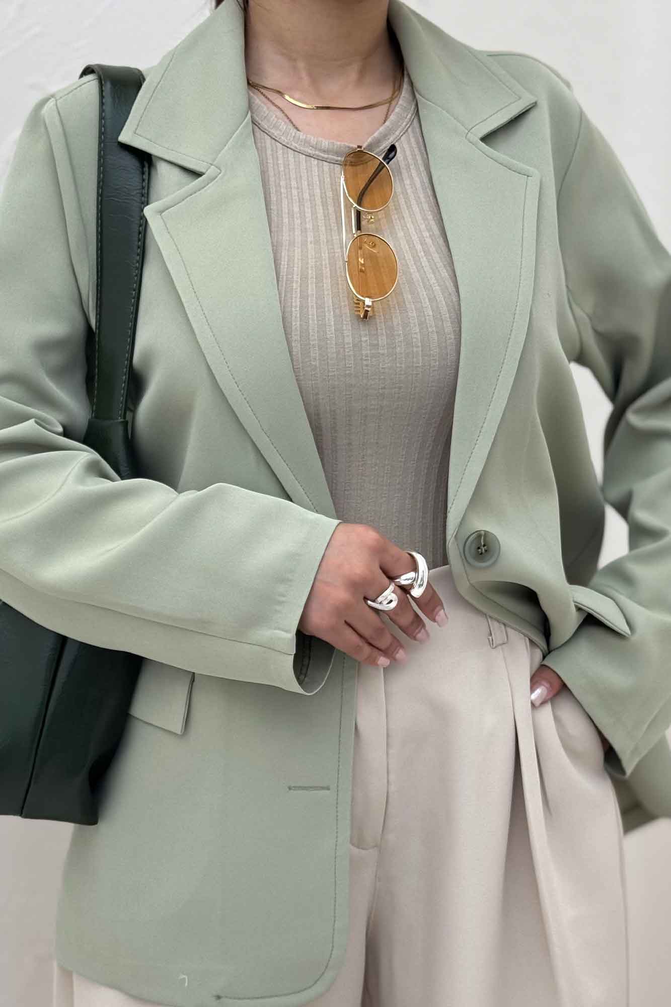 کت مازراتی پشت چاکدار ونیسا