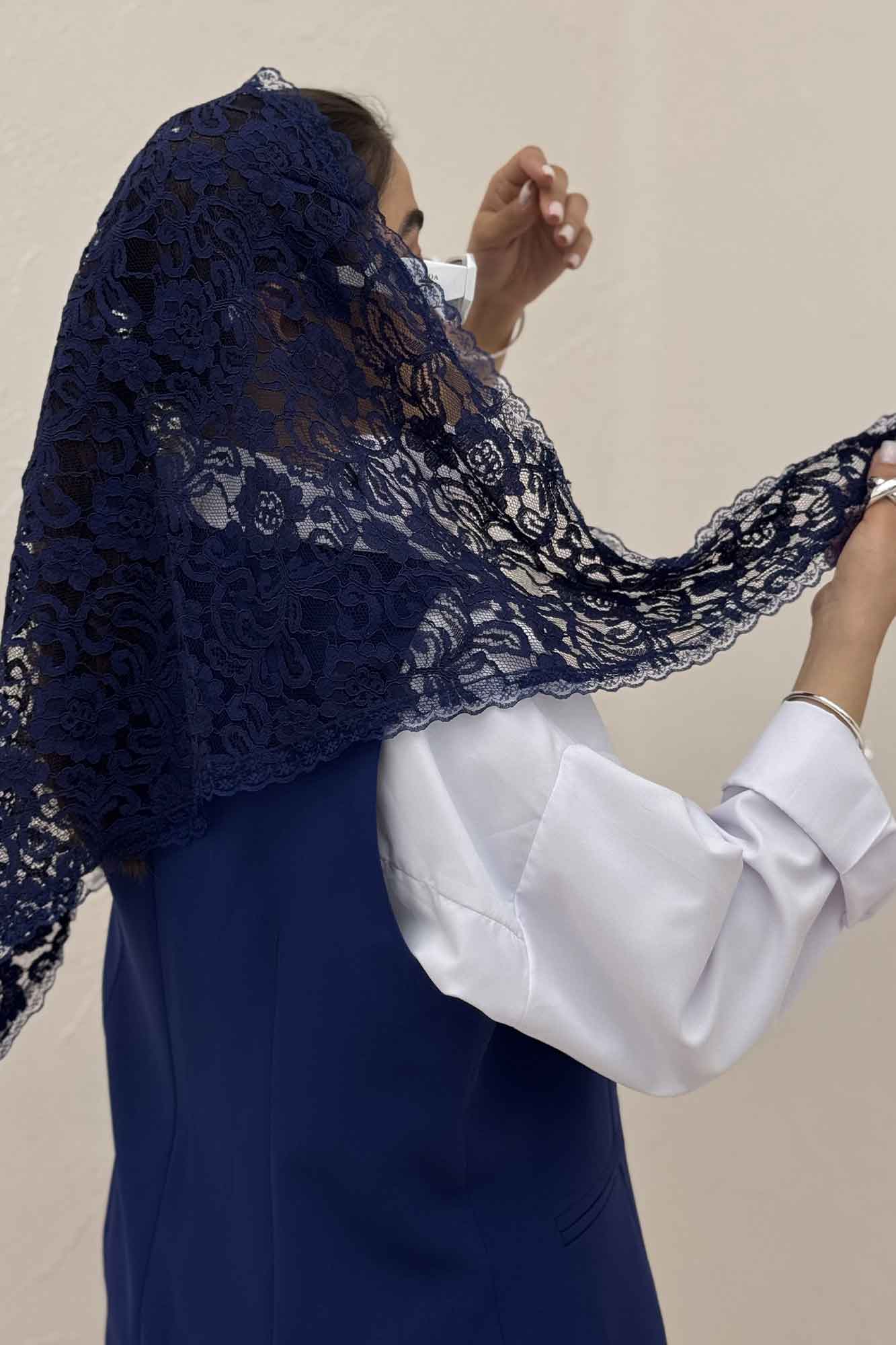 روسری سه گوش گیپور طرح ده