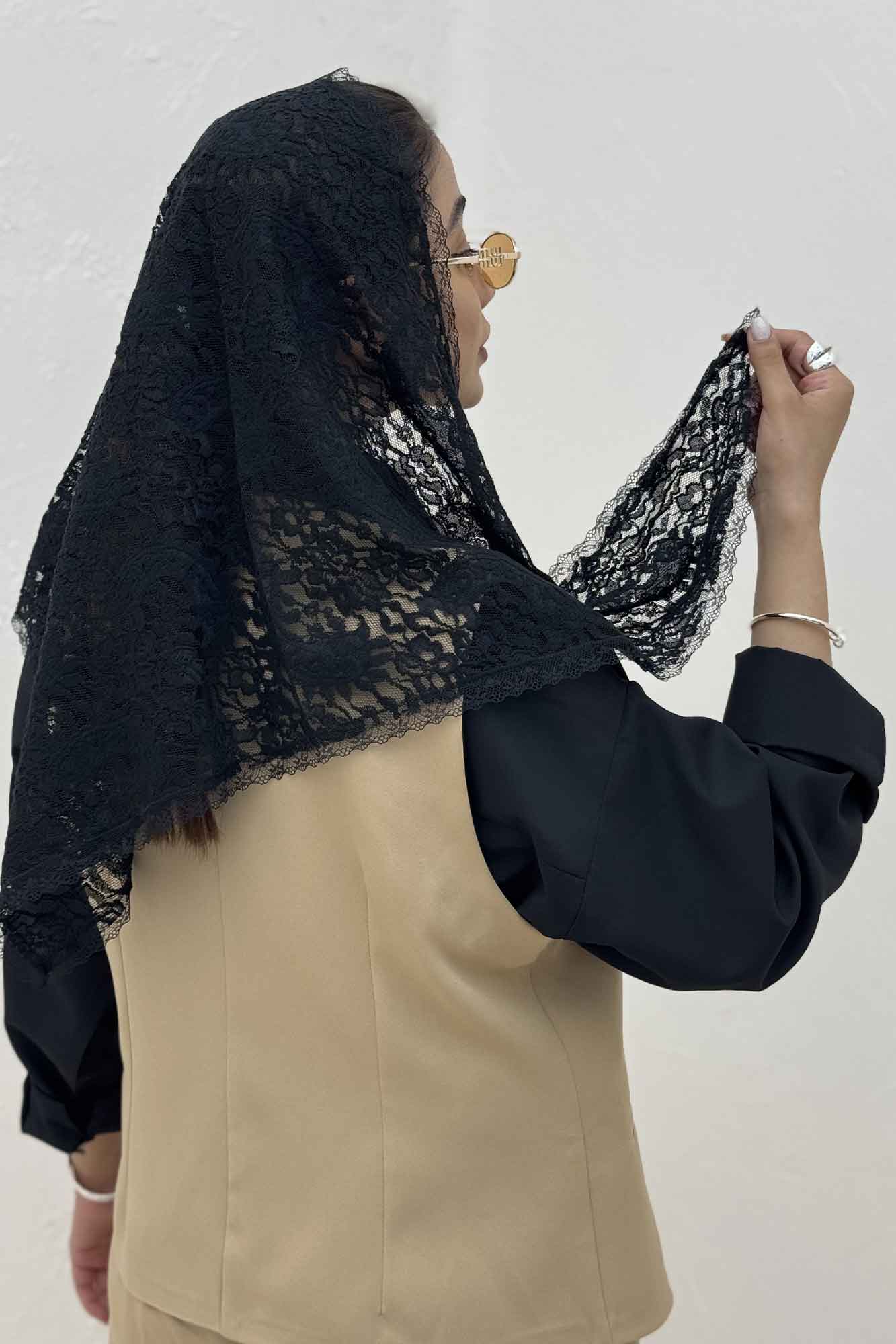 روسری سه گوش گیپور طرح هجده