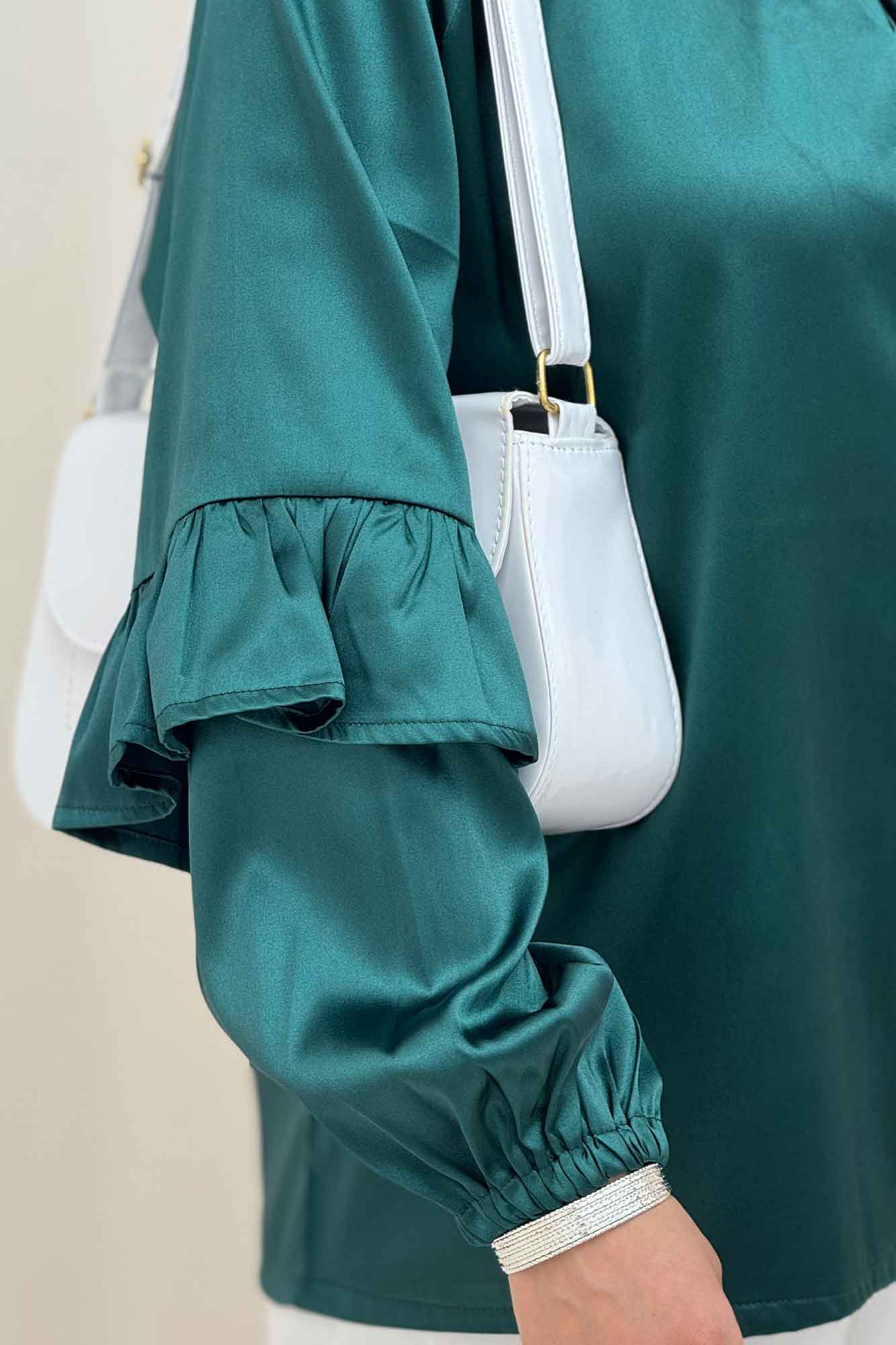 بلوز ساتن یقه گت آستین چین دار