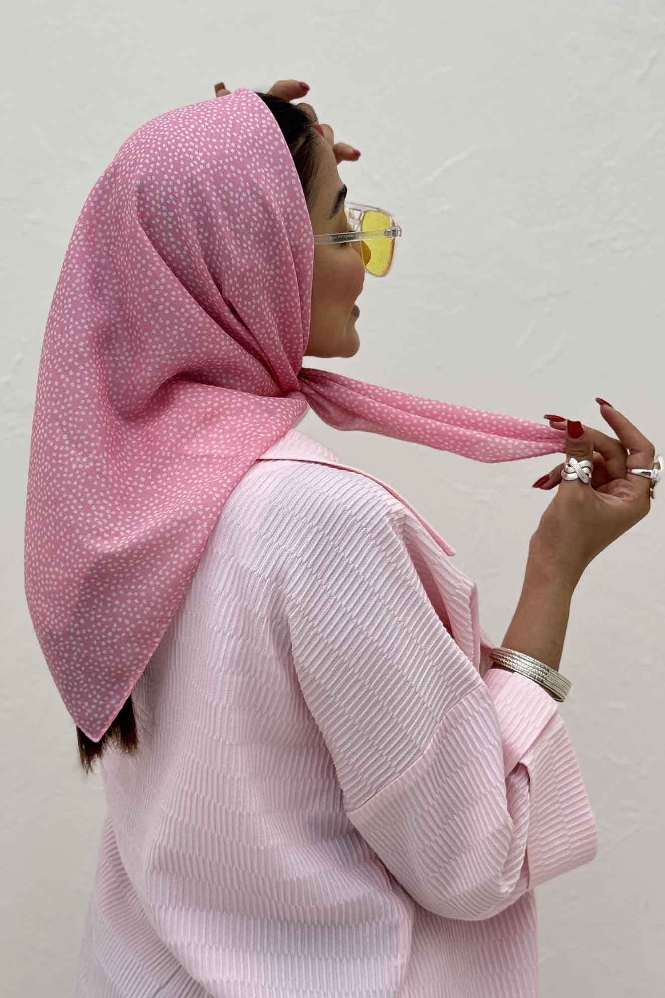 مینی اسکارف نقطه زار