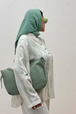 بلوز یقه بلیطی پرینتی تک جیب طرح 2