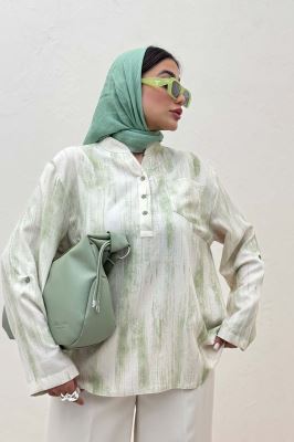 بلوز یقه بلیطی پرینتی تک جیب طرح 2