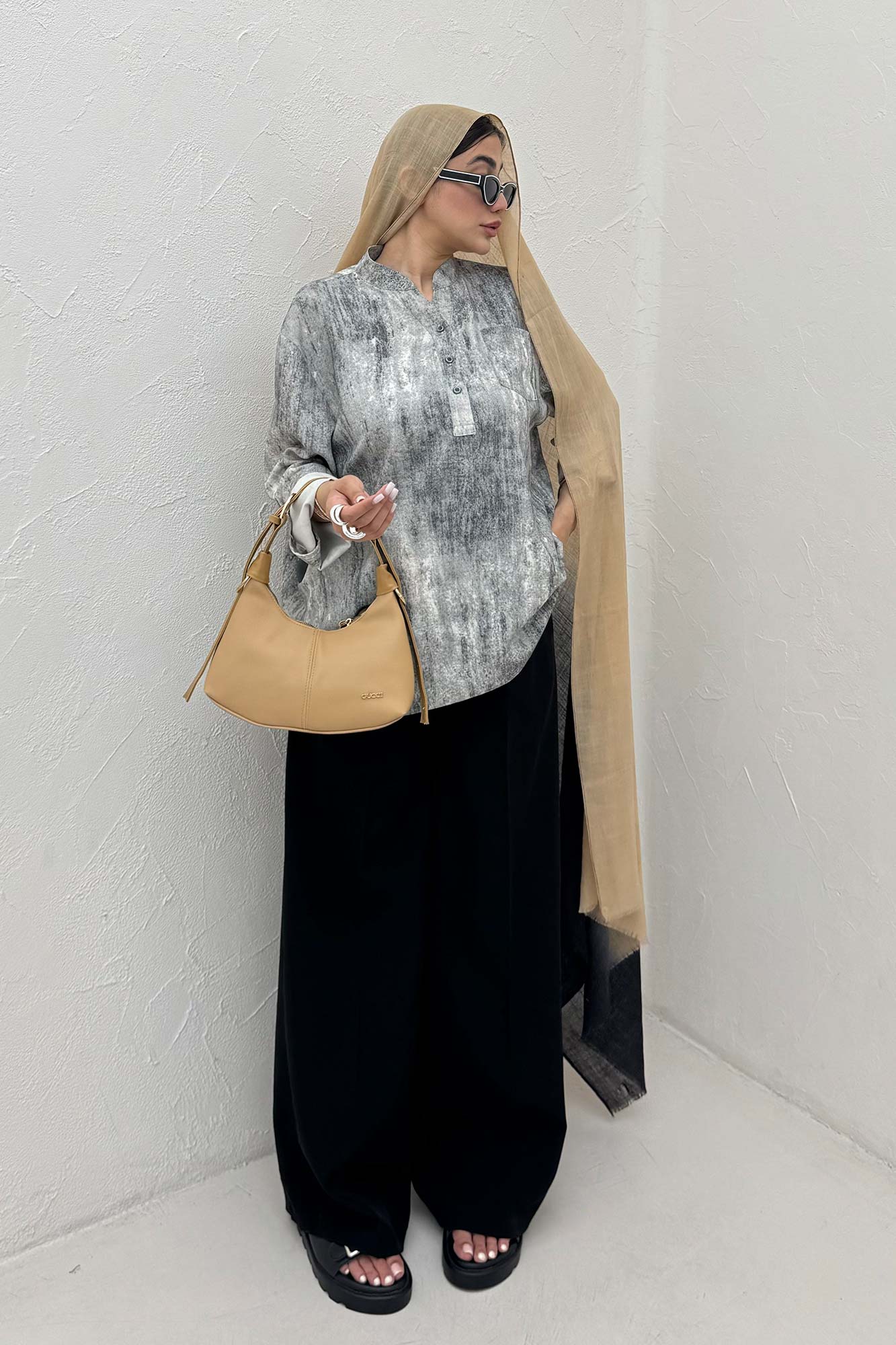 بلوز یقه بلیطی پرینتی تک جیب طرح 1